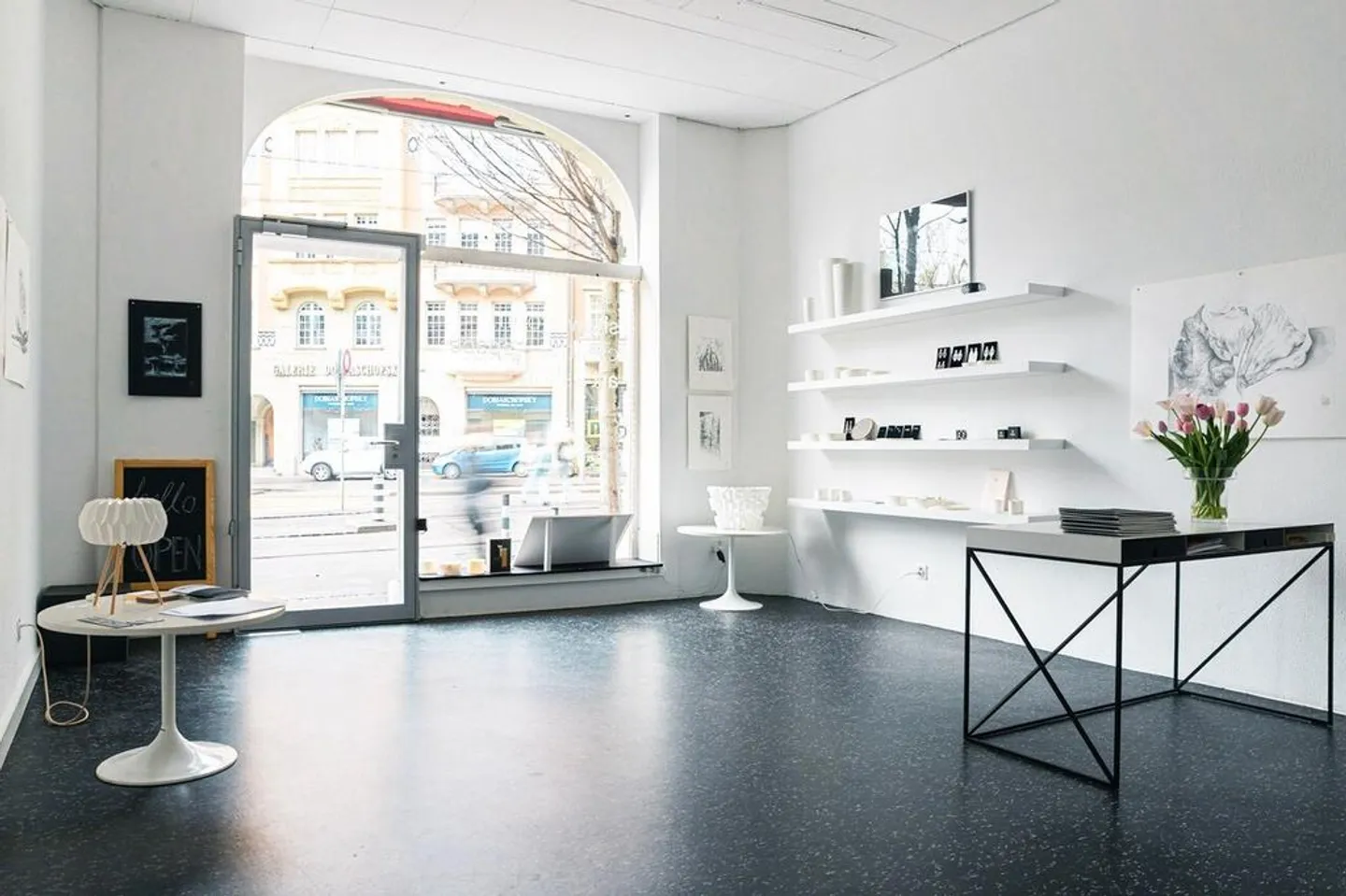 Visibilité garantie - Espace commercial dans un emplacement de choix ! - Photo 2 sur 7