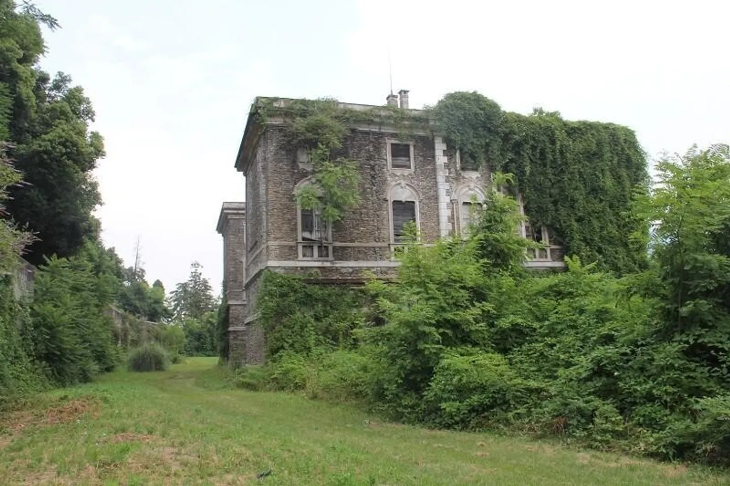 Building land of 50,000m2 on Lake Maggiore in Italy near Verbano - Photo 12 of 12