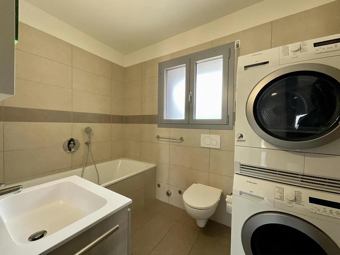 GRAVESANO - FOR SALE 2.5 ROOMS WITH HUGE 40 SQM TERRACE - Photo 13 of 13