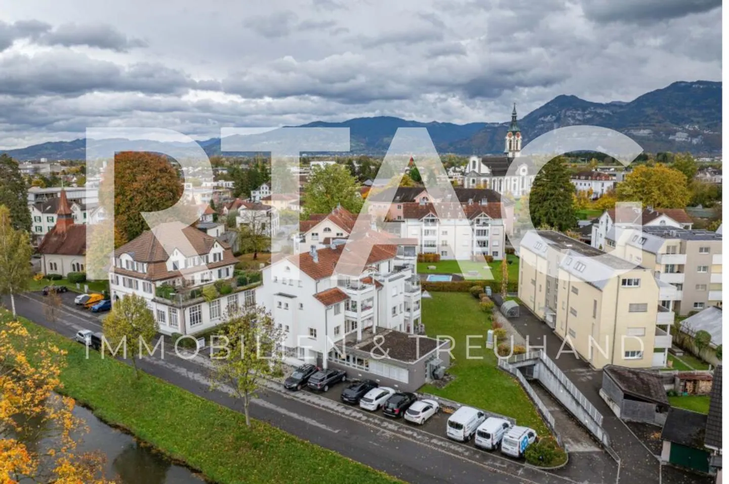 Bureau, salles de formation et/ou de pratique - Photo 1 sur 9