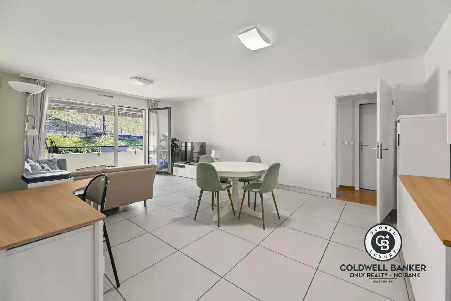 Appartamento spazioso con grande balcone - Foto 2 di 8