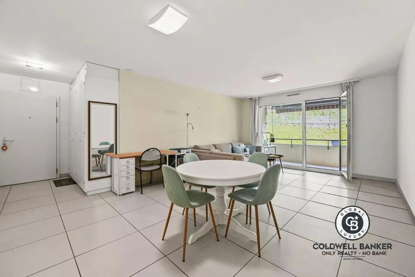 Appartamento spazioso con grande balcone - Foto 3 di 8