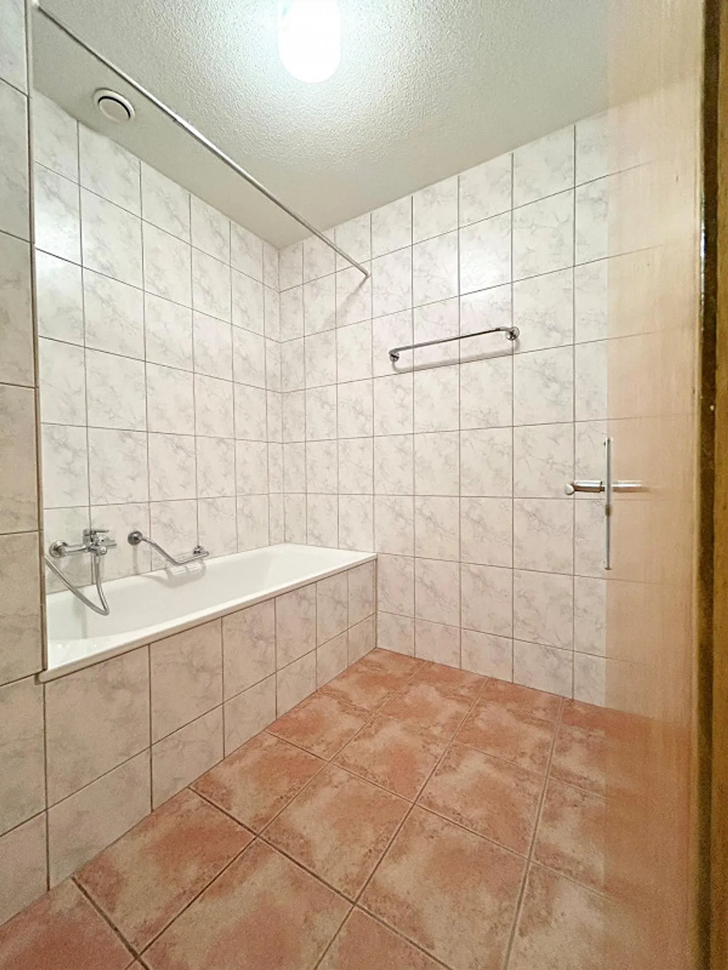 Appartamento affascinante con 2 camere e balcone vicino al teatro musicale - Foto 3 di 6