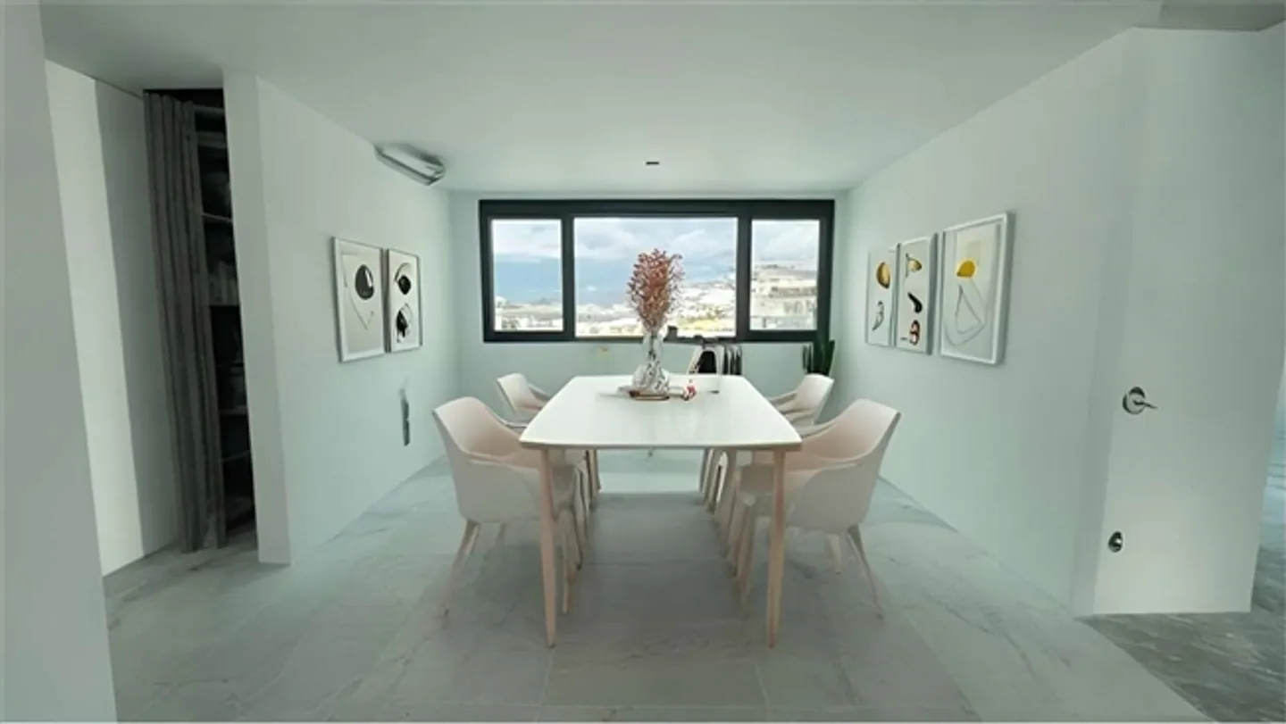 Beautiful Panorama Penthouse with Terrace - Photo 9 of 14