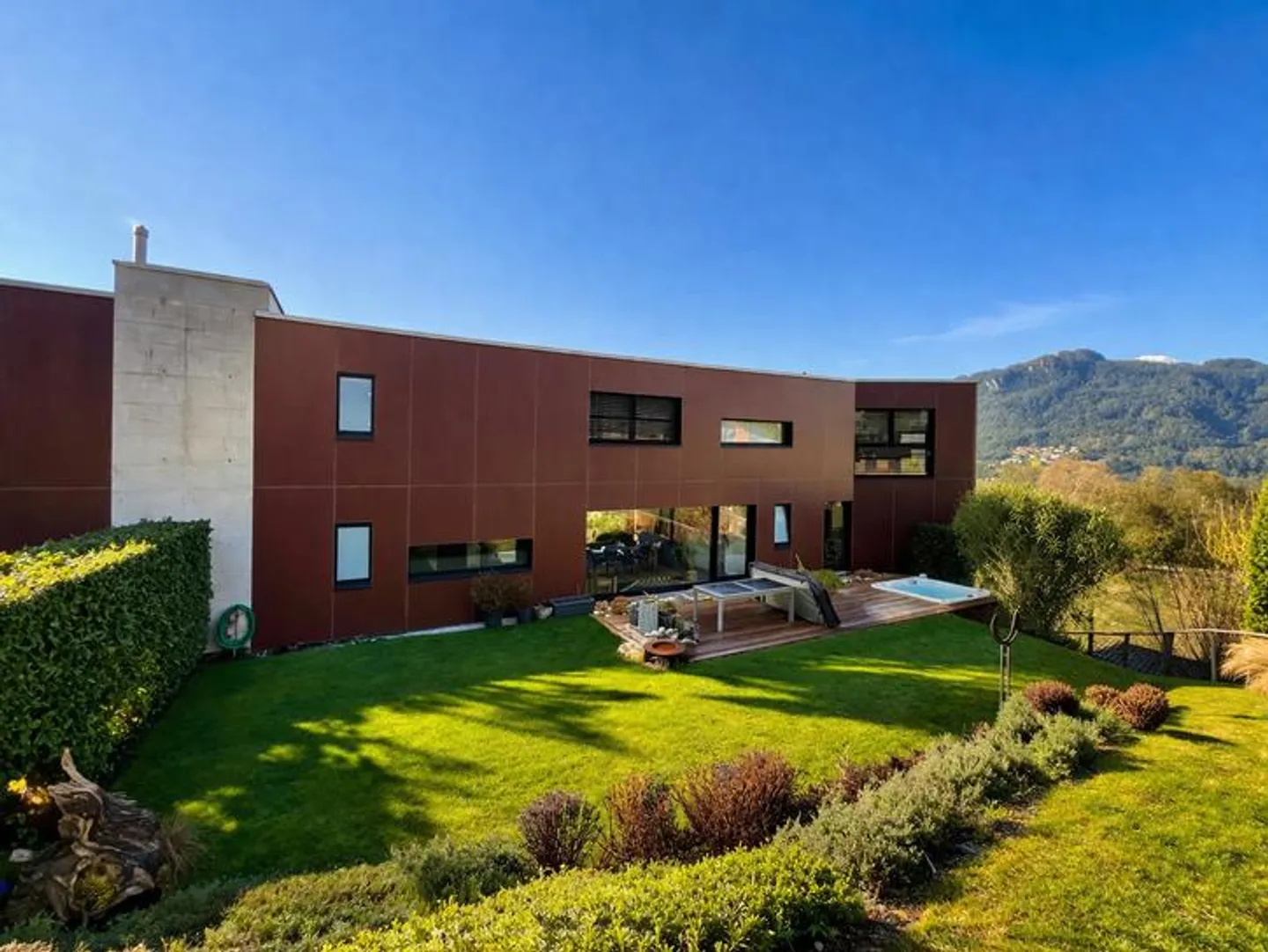 DAVESCO - FOR SALE MAGNIFICENT 4.5 ROOM APARTMENT WITH GARDEN - Photo 1 of 13