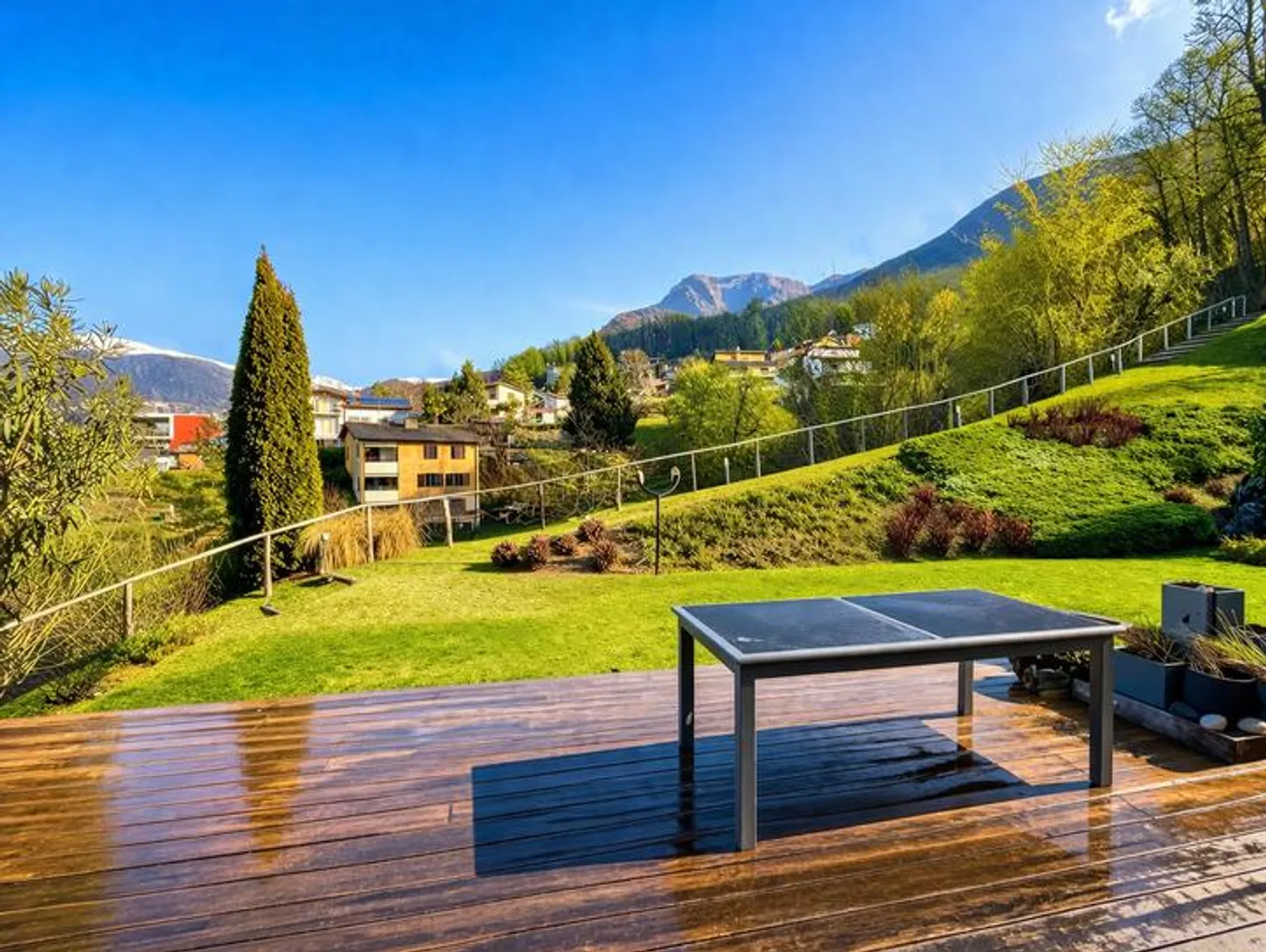 DAVESCO - FOR SALE MAGNIFICENT 4.5 ROOM APARTMENT WITH GARDEN - Photo 2 of 13