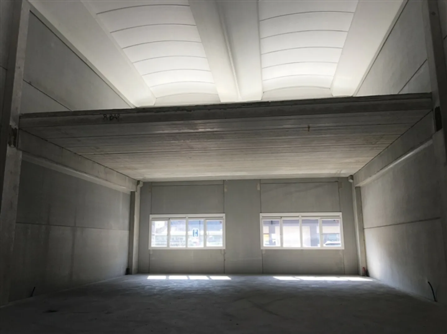 AVEGNO, Nous louons des halls industriels au Centro Punto Valle - Photo 3 sur 5