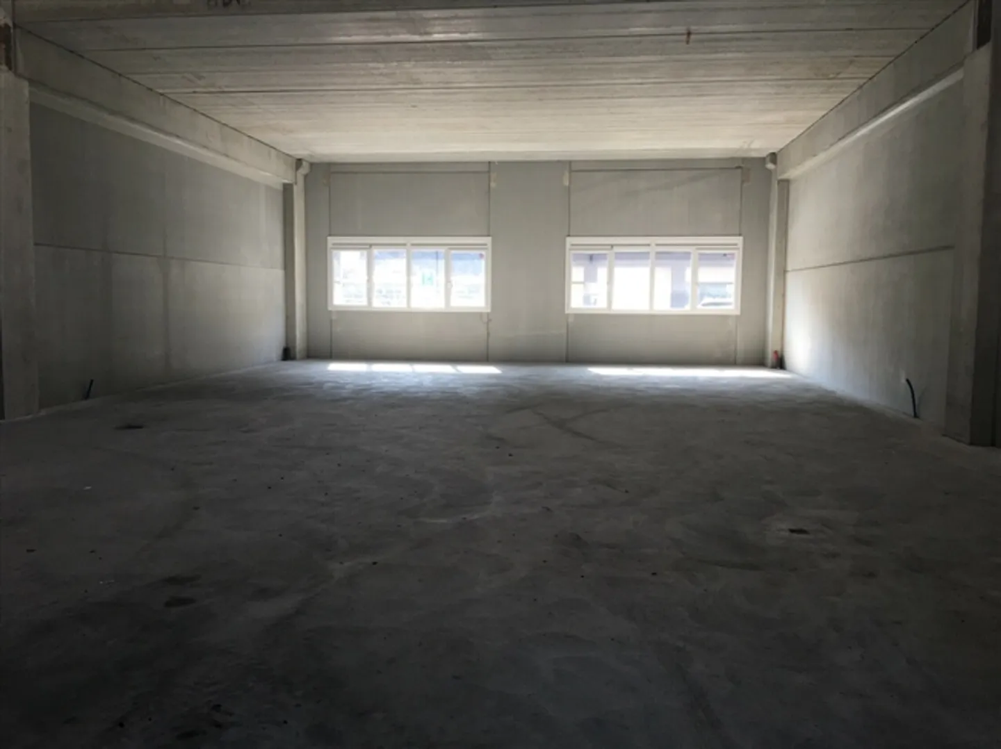 AVEGNO, Nous louons des halls industriels au Centro Punto Valle - Photo 2 sur 5