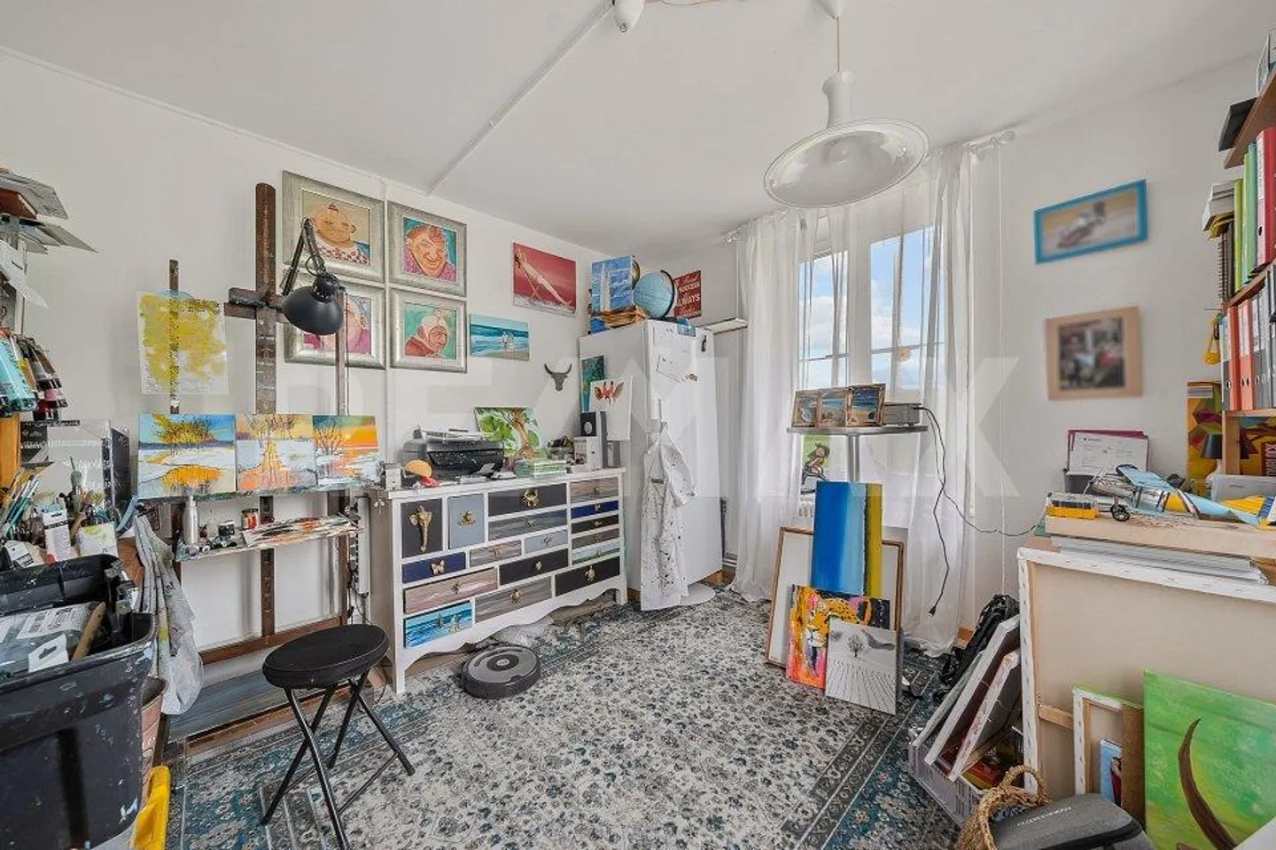 Une ancienne école, trois appartements, mille possibilités - Photo 7 of 13