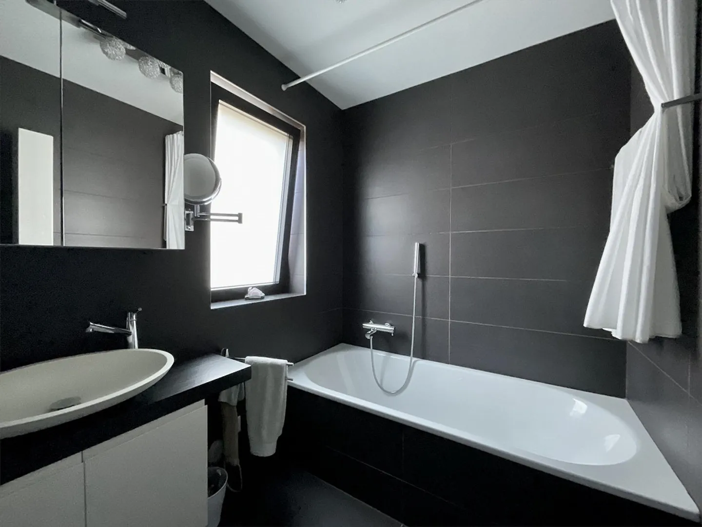 DAVESCO - FOR SALE MAGNIFICENT 4.5 ROOM APARTMENT WITH GARDEN - Photo 12 of 13