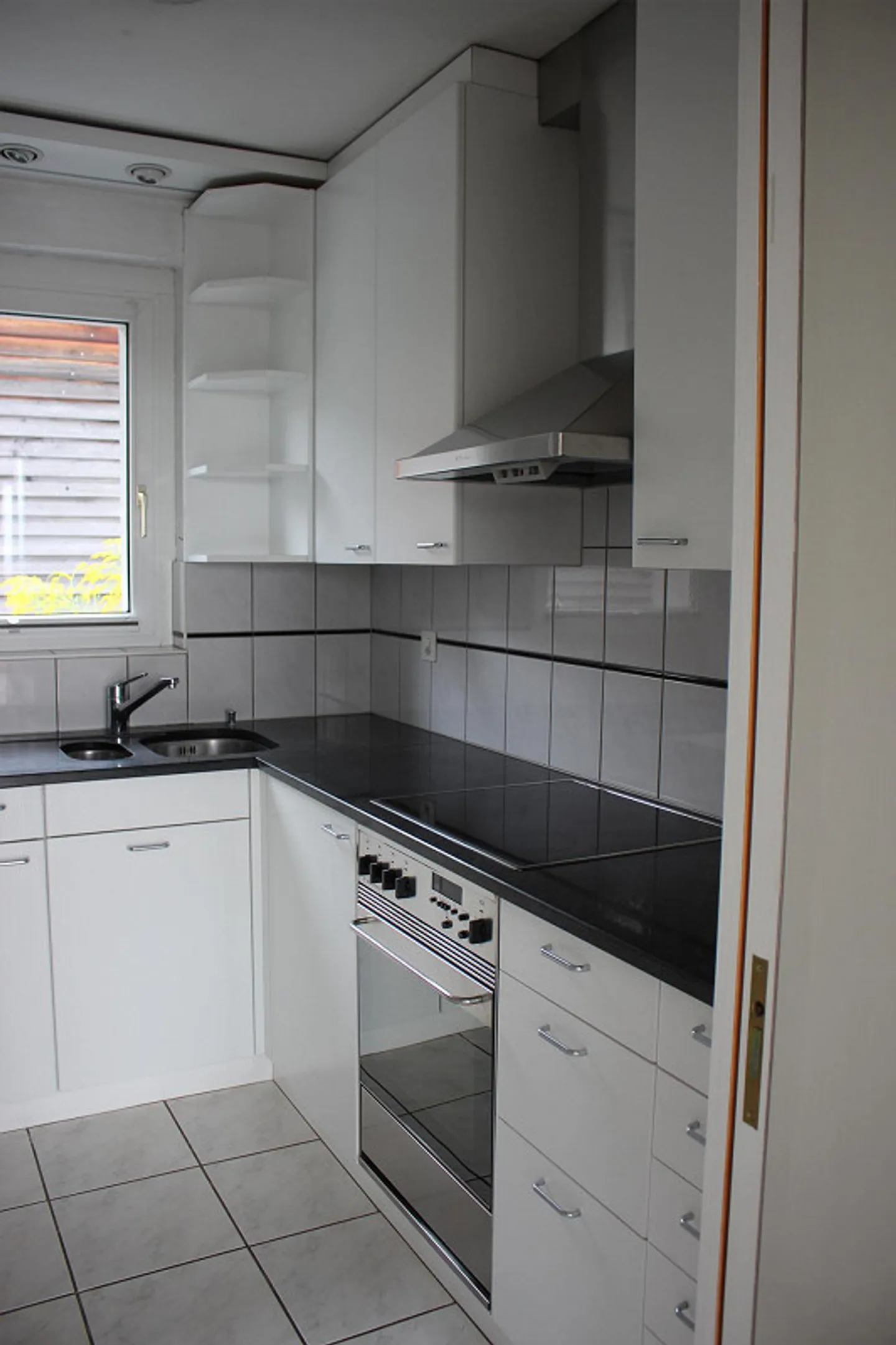 Charmante maison individuelle de 5,5 pièces avec vue unique sur les montagnes enneigées - Photo 16 sur 26