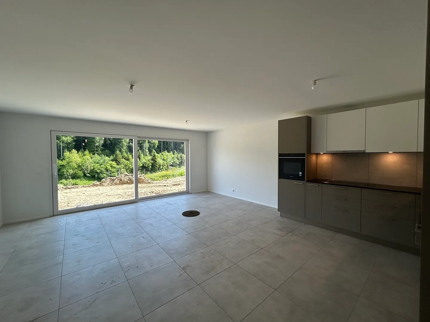 Nuovo appartamento di 4,5 stanze con giardino in una zona tranquilla - Foto 1 di 5