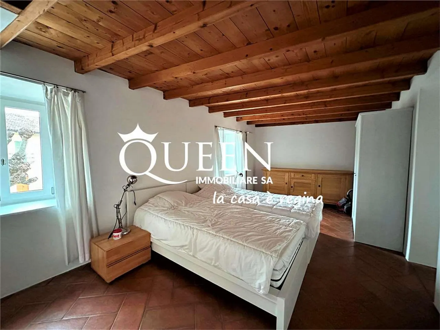 Arzo: charming house with two apartments, 6.5 rooms, 196 sqm, in the n - Photo 11 of 13