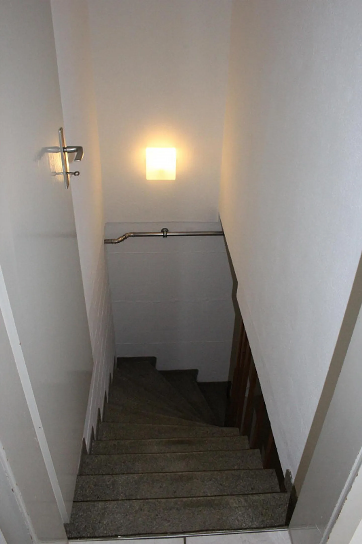 Charmante maison individuelle de 5,5 pièces avec vue unique sur les montagnes enneigées - Photo 18 sur 26