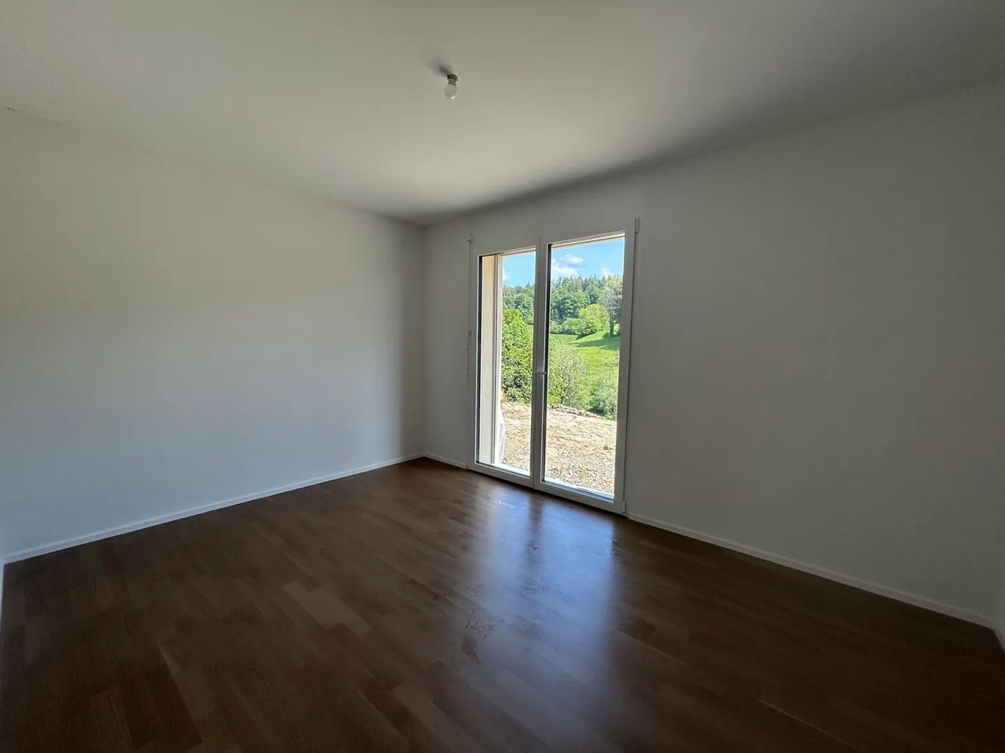 Nuovo appartamento di 4,5 stanze con giardino in una zona tranquilla - Foto 3 di 5