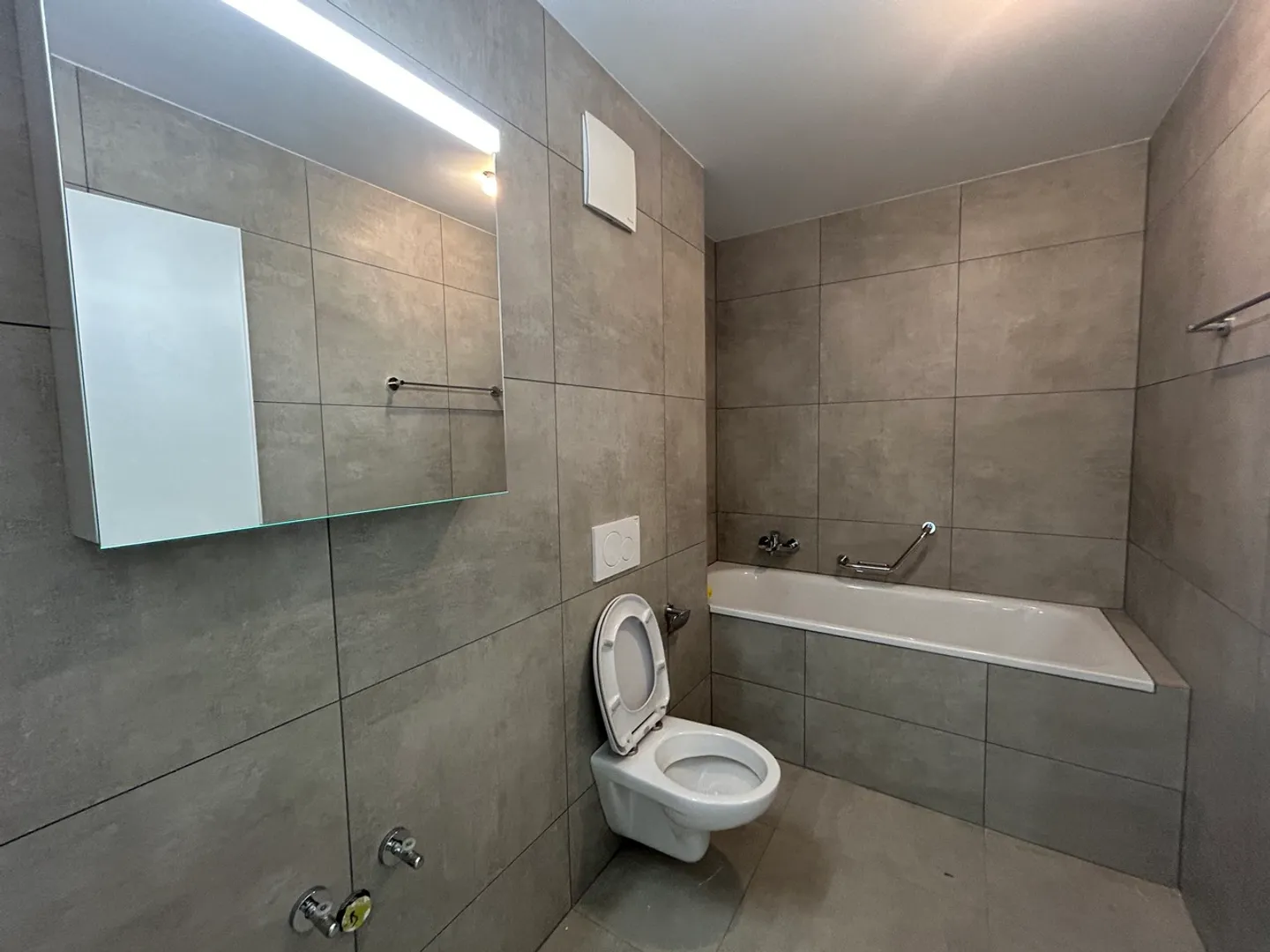 Nuovo appartamento di 4,5 stanze con giardino in una zona tranquilla - Foto 4 di 5