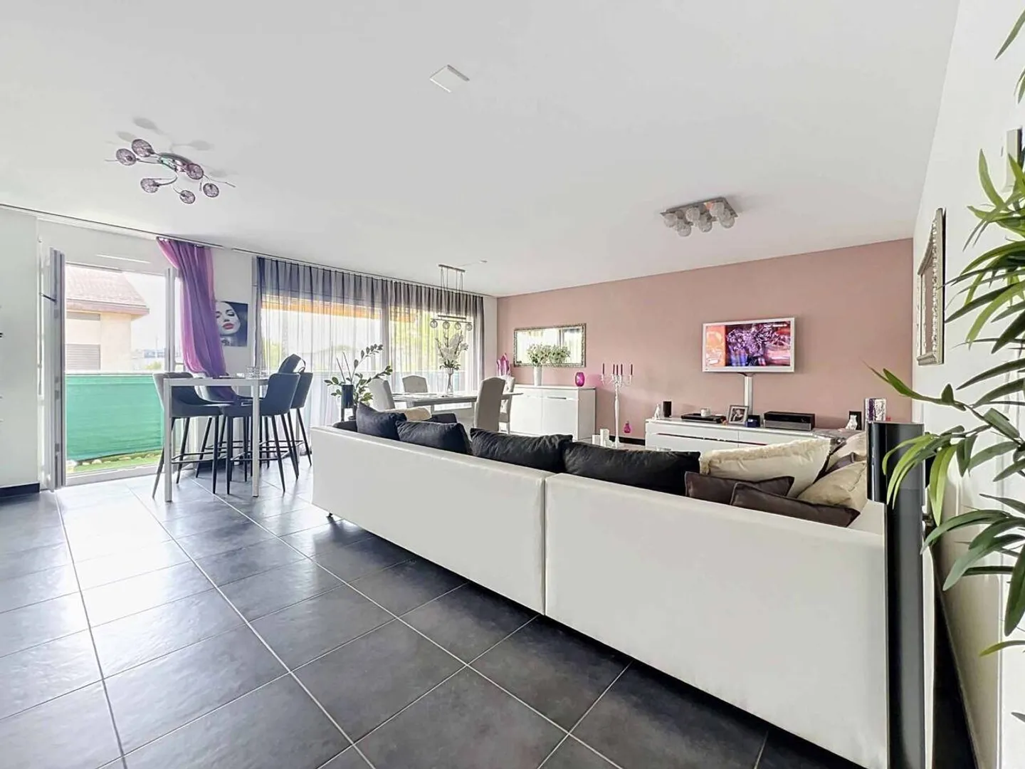Charmant Appartement 4,5 pièces - Photo 3 sur 6