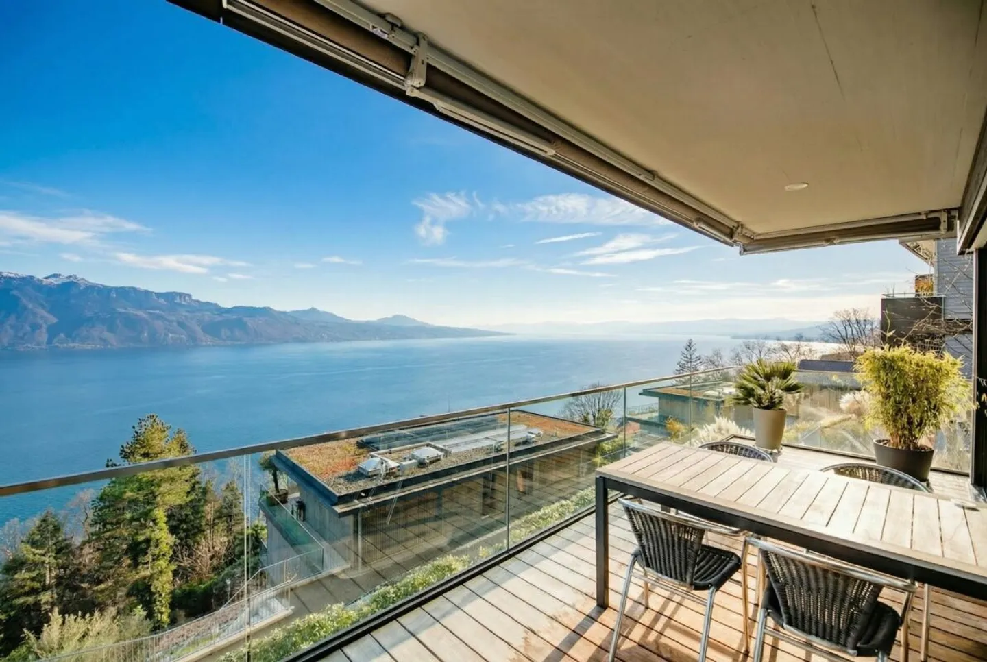 Luxuswohnung mit Seeblick - Foto 1 von 23