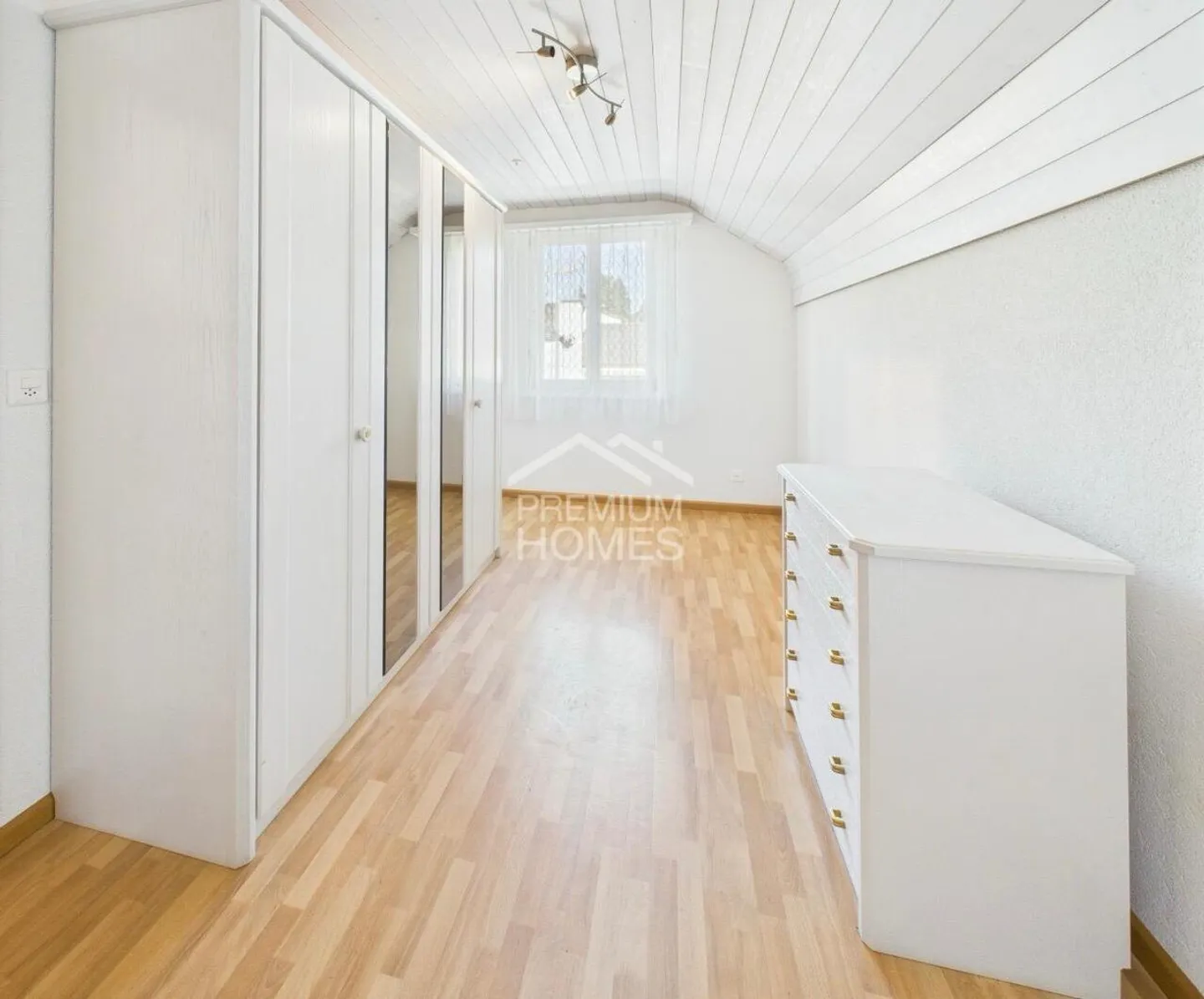 Geräumiges freistehendes Haus in Zullwil - Foto 7 von 11