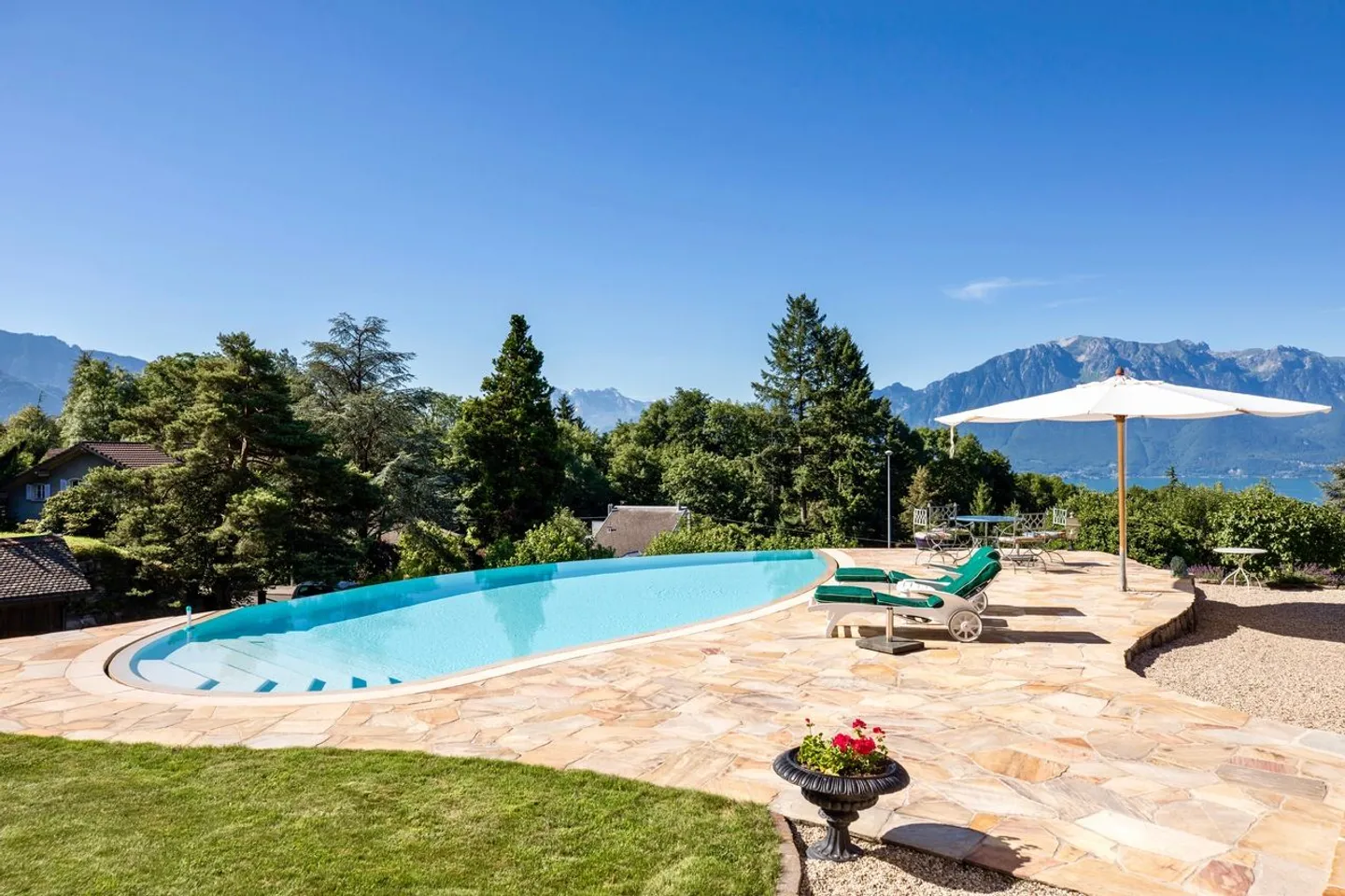 2 Immobilien, darunter ein luxuriöses Chalet mit Panoramablick - Foto 4 von 13