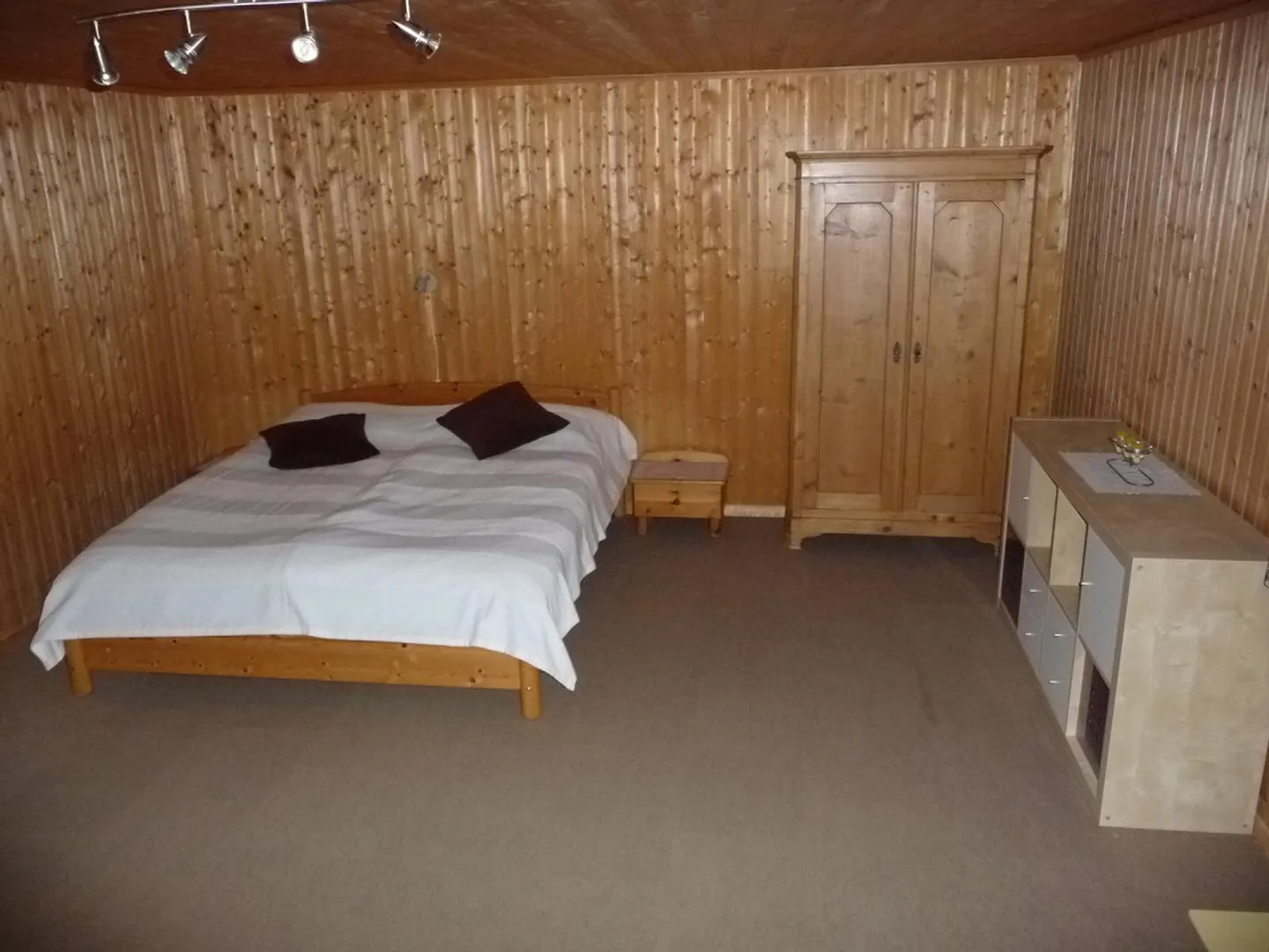 Belle appartement 1.5 pièces entièrement meublé, incluant 1 place de parking extérieur - Photo 3 sur 7