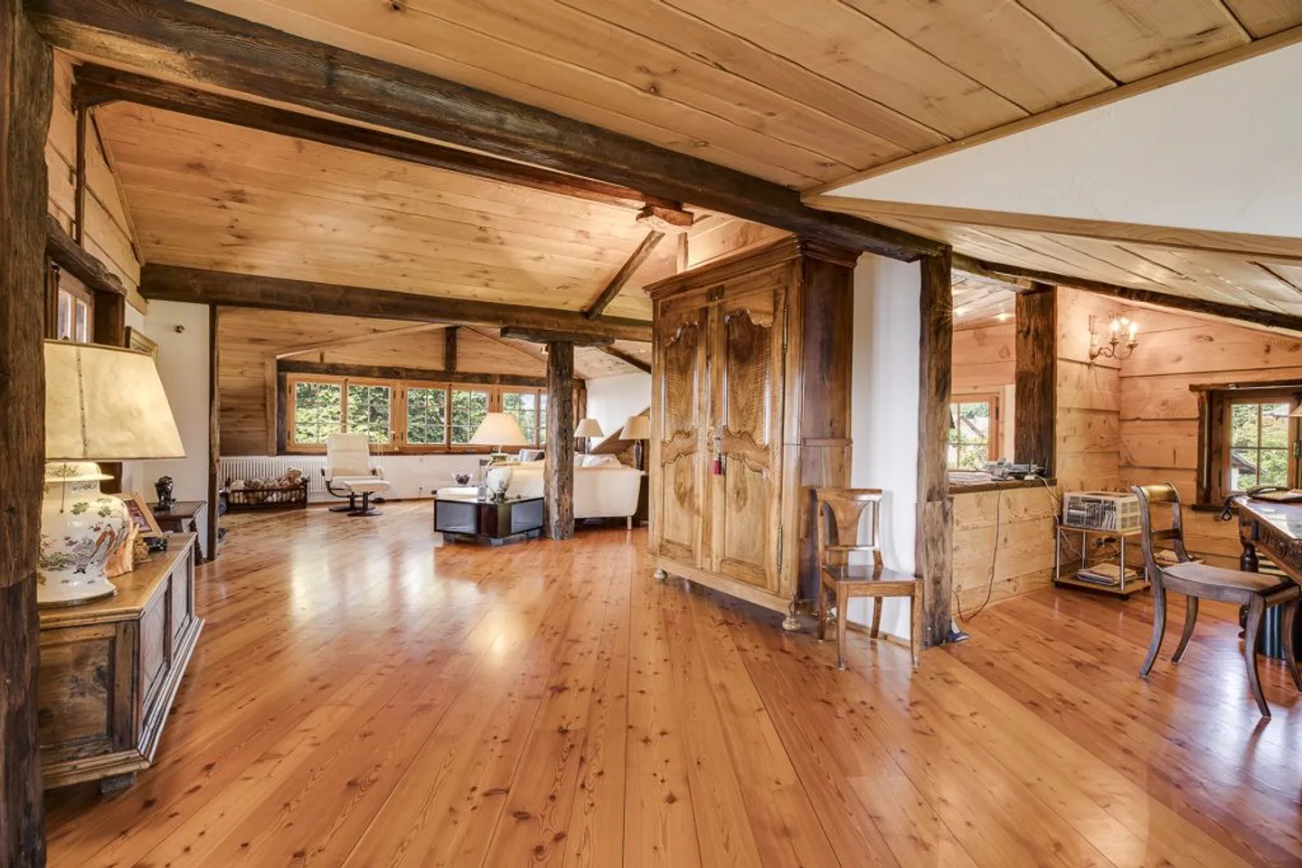 2 Immobilien, darunter ein luxuriöses Chalet mit Panoramablick - Foto 8 von 13