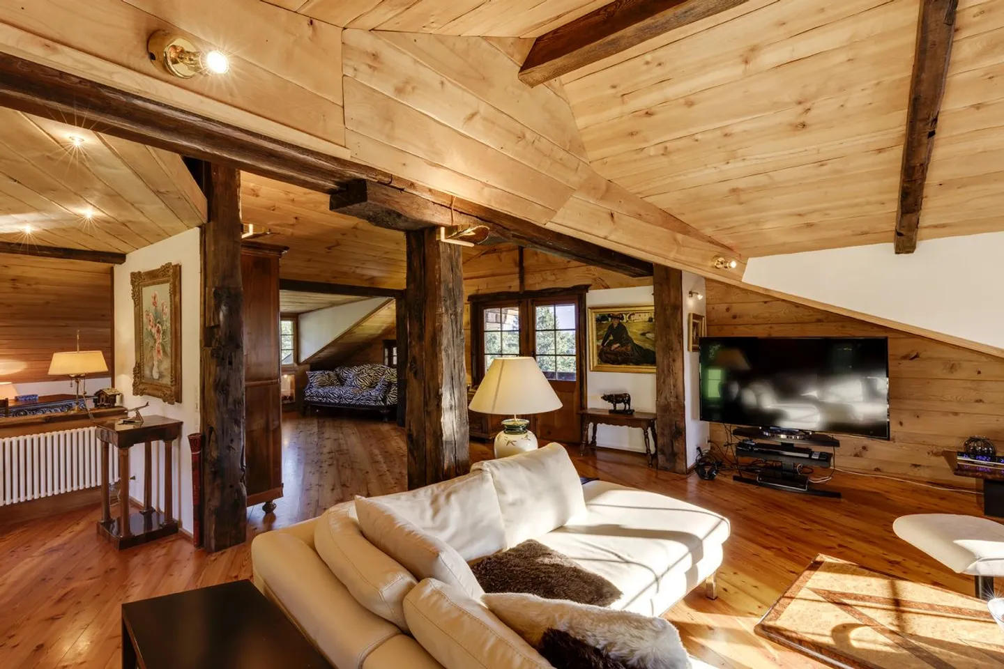 2 Immobilien, darunter ein luxuriöses Chalet mit Panoramablick - Foto 9 von 13