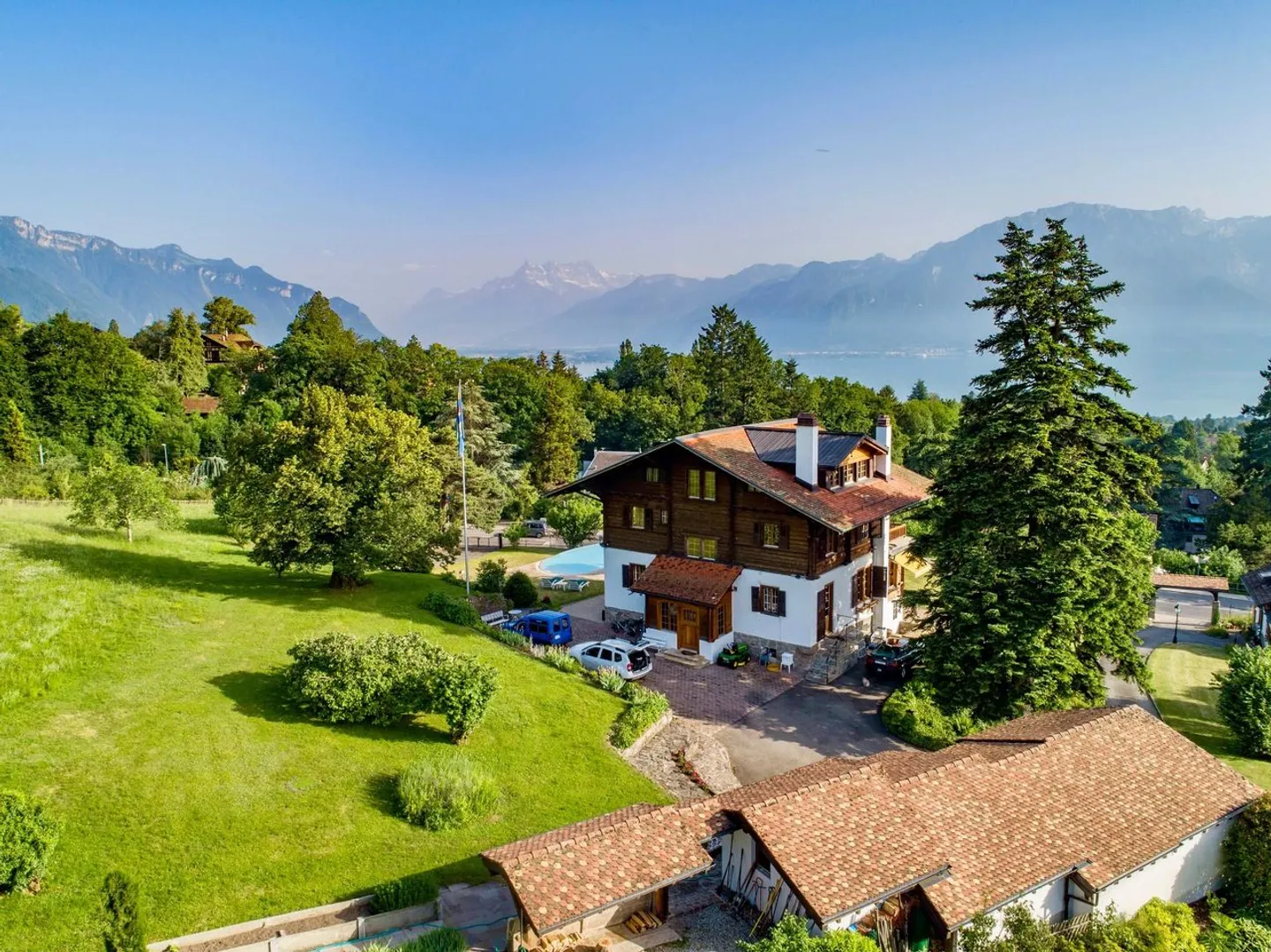 2 Immobilien, darunter ein luxuriöses Chalet mit Panoramablick - Foto 10 von 13