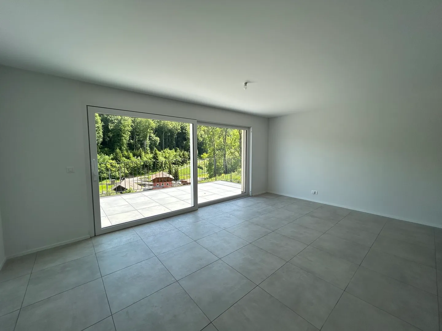 Neubau 4,5-Zimmer-Wohnung mit Garten - Foto 3 von 8