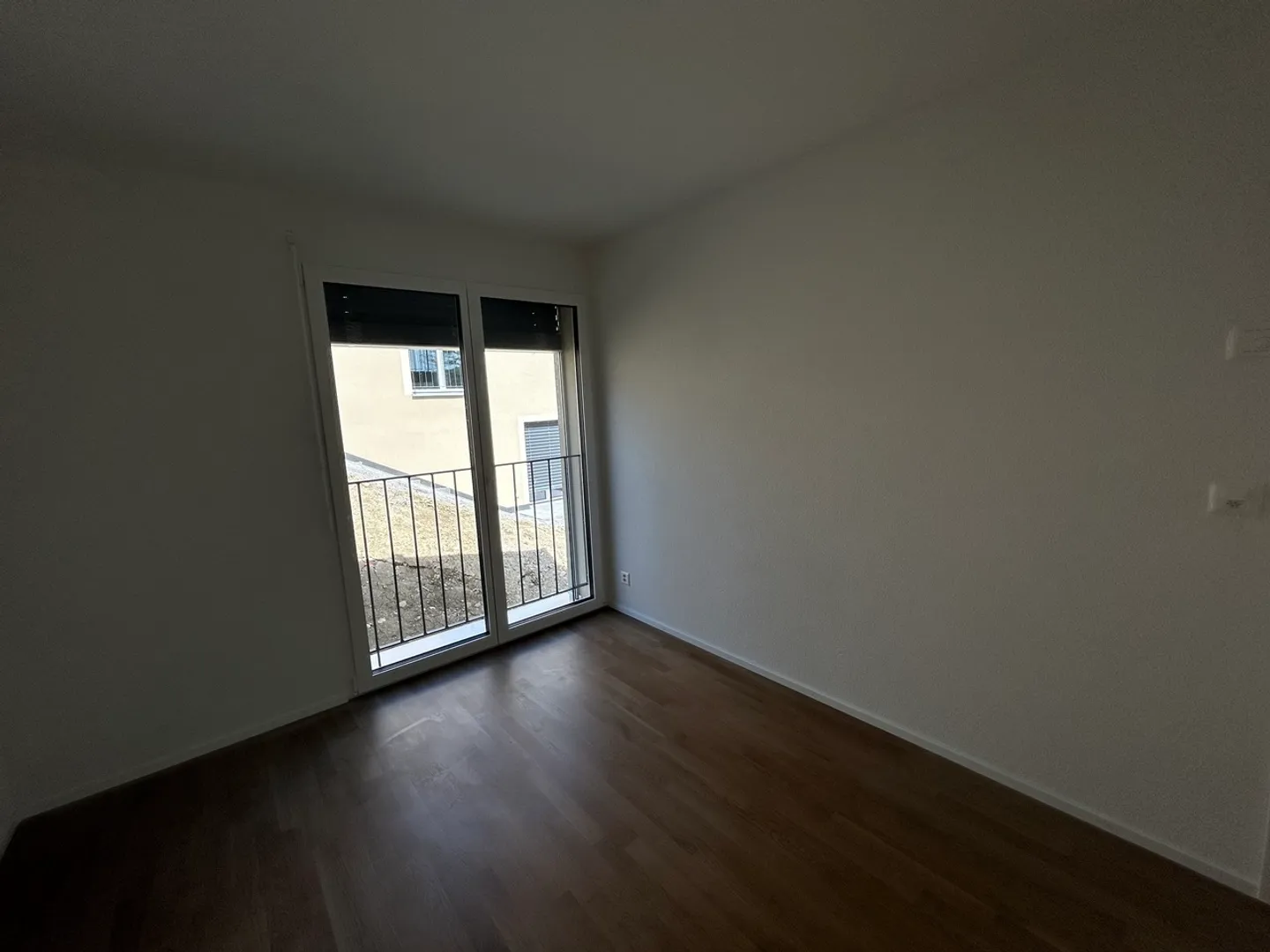 Neubau 4,5-Zimmer-Wohnung mit Garten - Foto 5 von 8