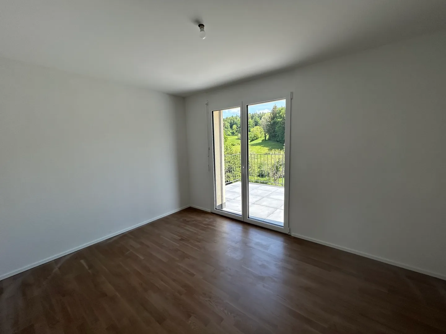 Neubau 4,5-Zimmer-Wohnung mit Garten - Foto 6 von 8