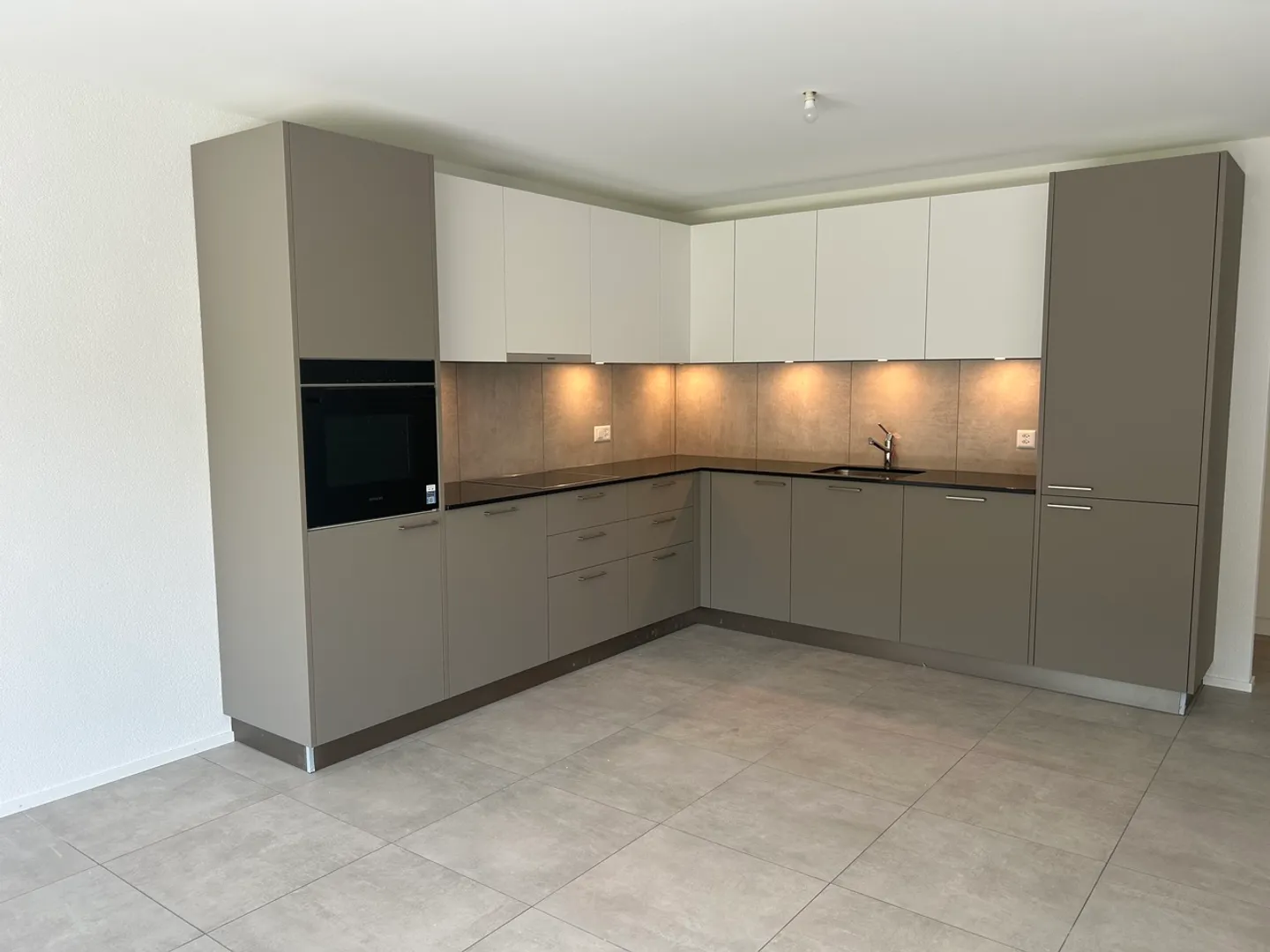 Neubau 4,5-Zimmer-Wohnung mit Garten - Foto 4 von 8
