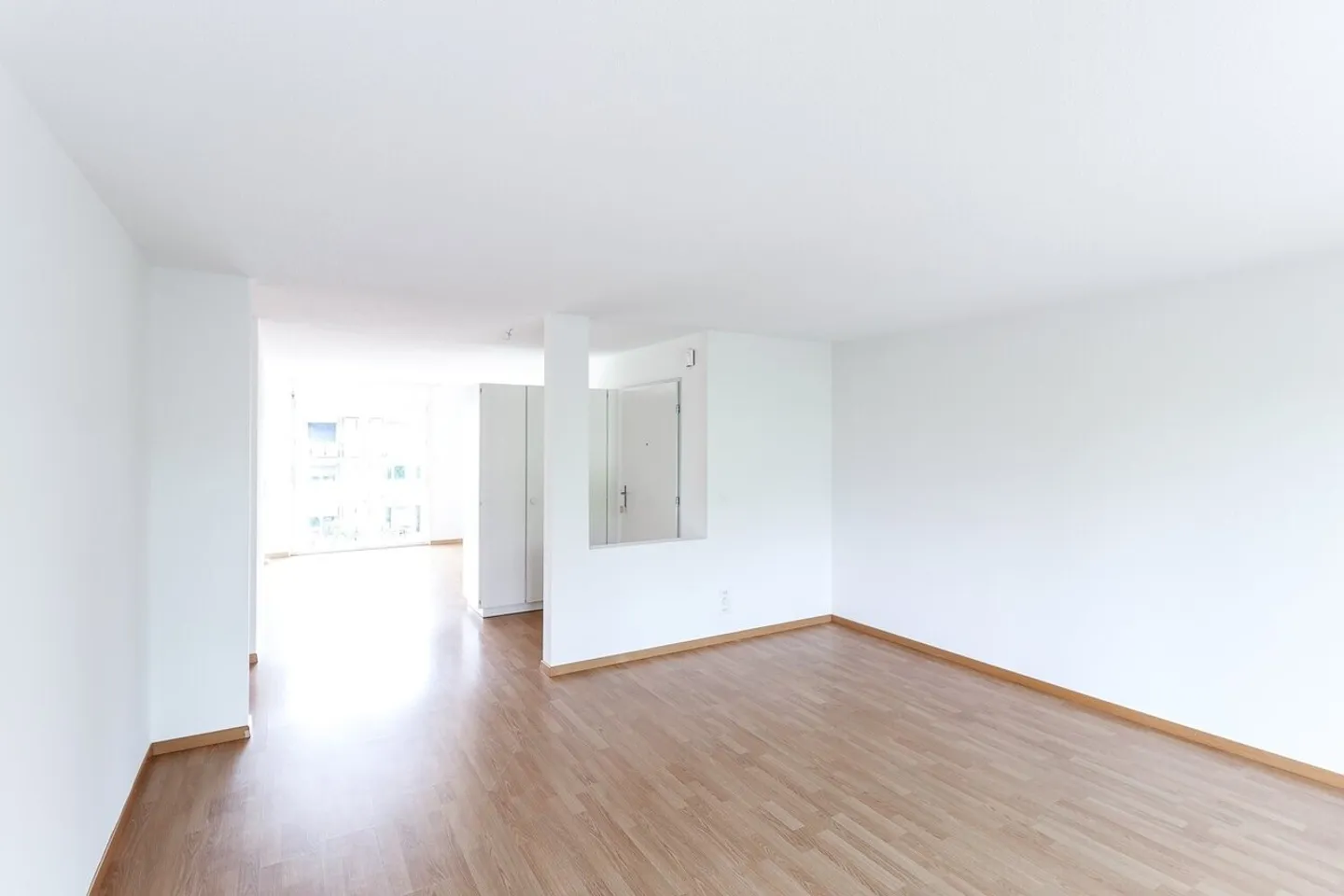 Appartement calme de 4,5 pièces de 97 m² au dernier étage du 2ème étage - Photo 4 sur 12