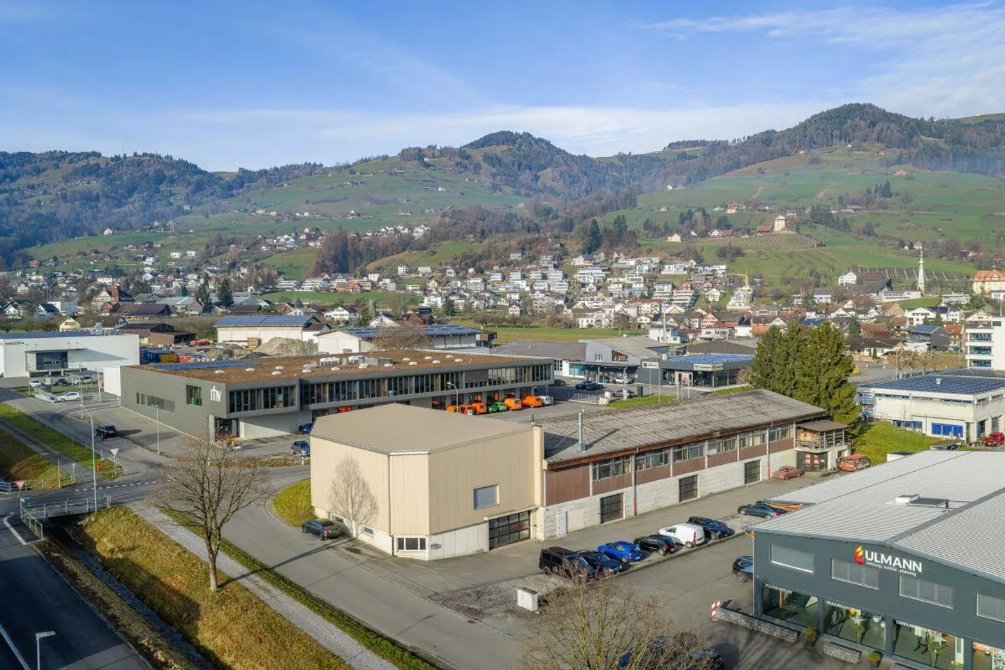 Commercial Space - Photo 2 of 9