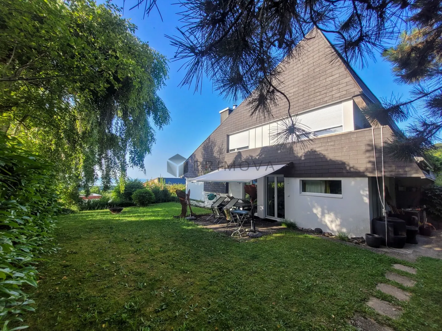 Vivere elegante con vista sul lago e giardino privato - Foto 2 di 7