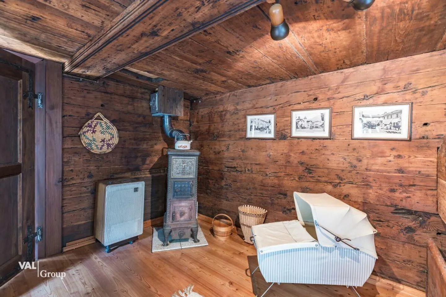 Collector's Item - A Piece of History in the Heart of Valais Nature - Photo 6 of 22