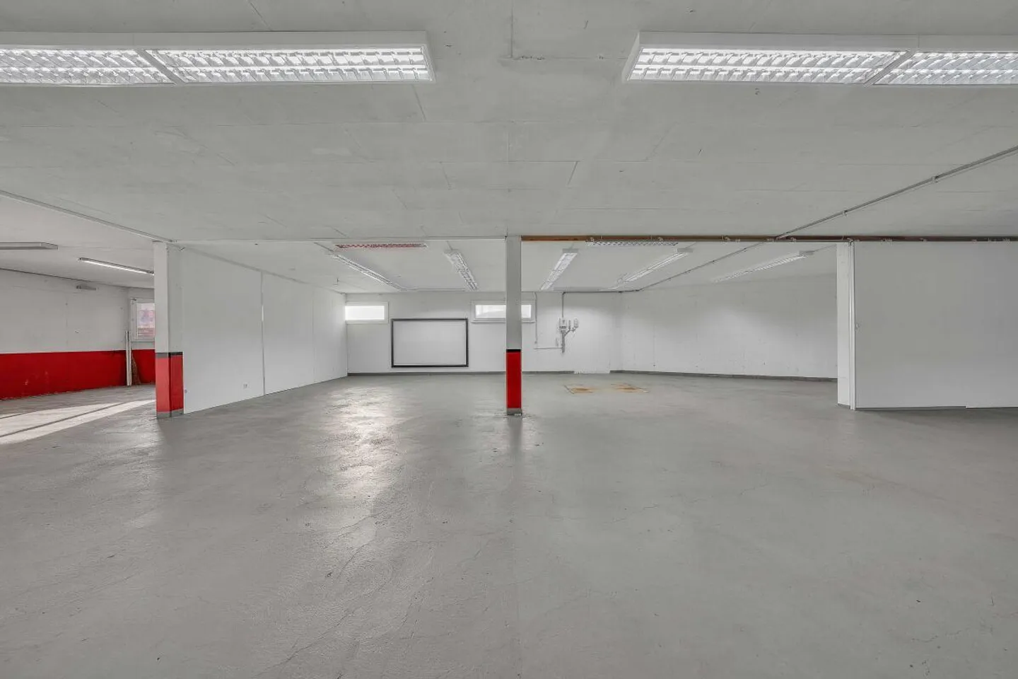 Commercial Space - Photo 3 of 9