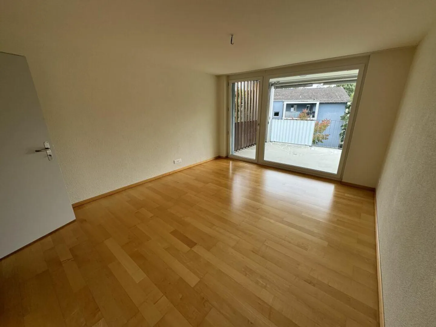 Appartement en attique de 5,5 pièces, 3ème étage dans un endroit calme - Photo 8 sur 12