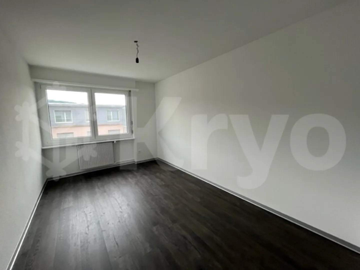 Ground Floor Apartment Near Station - Photo 3 of 5