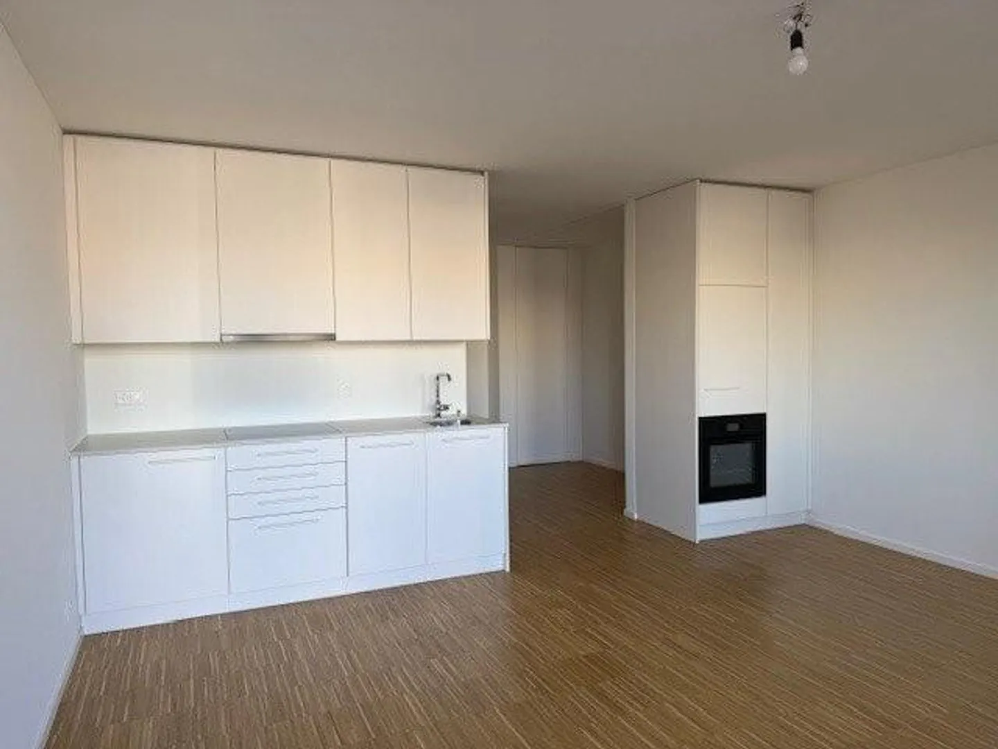 Modern and bright apartment after first occupancy - Photo 2 of 4