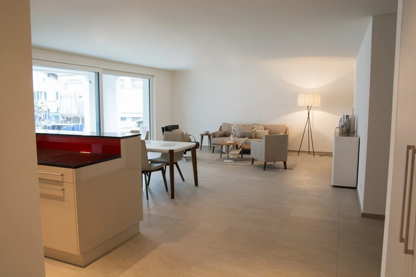 Appartement attrayant de 4,5 pièces 1er étage - Photo 2 sur 10