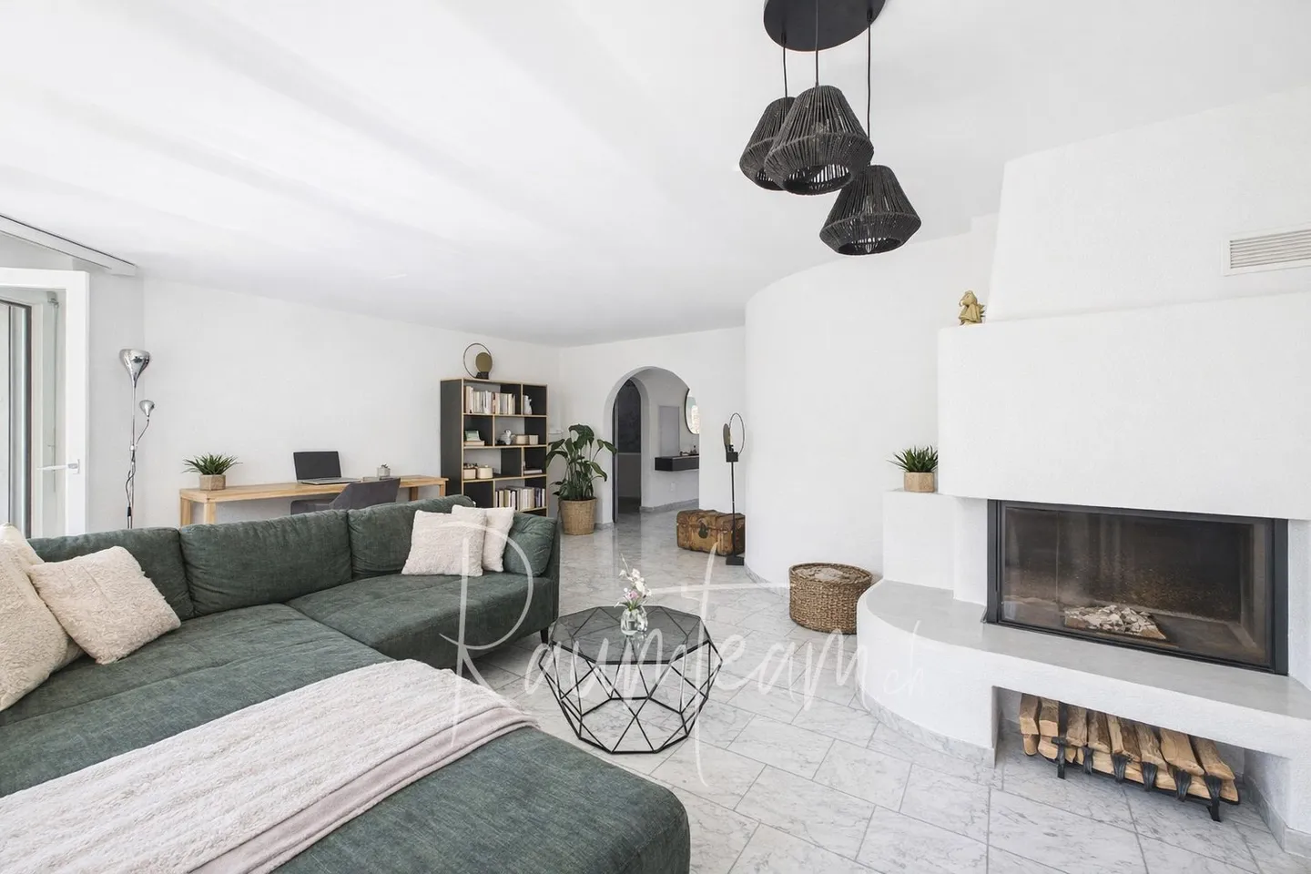 Appartamento luminoso e ristrutturato con vista sul lago e ascensore - Foto 7 di 15