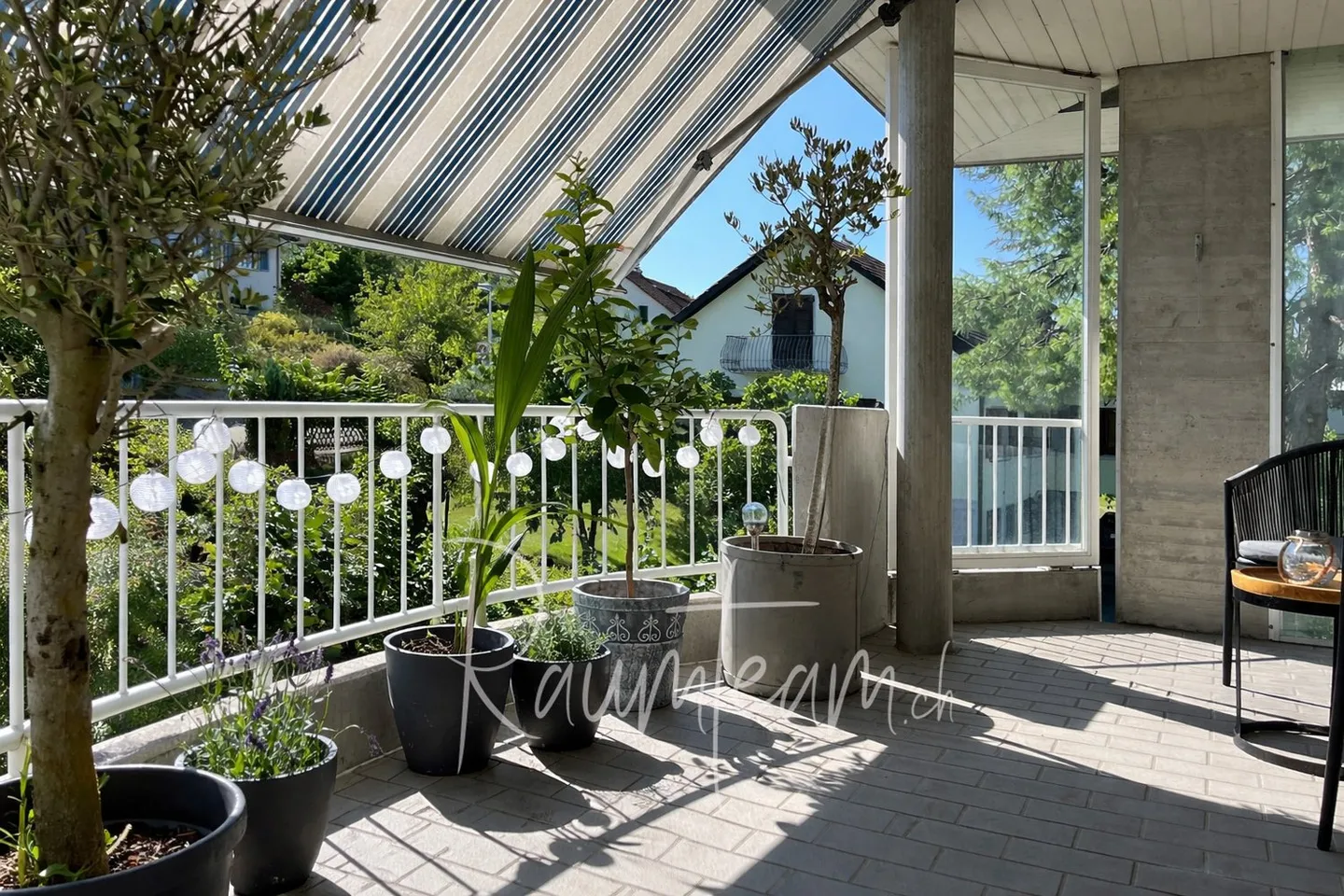 Appartamento luminoso e ristrutturato con vista sul lago e ascensore - Foto 12 di 15