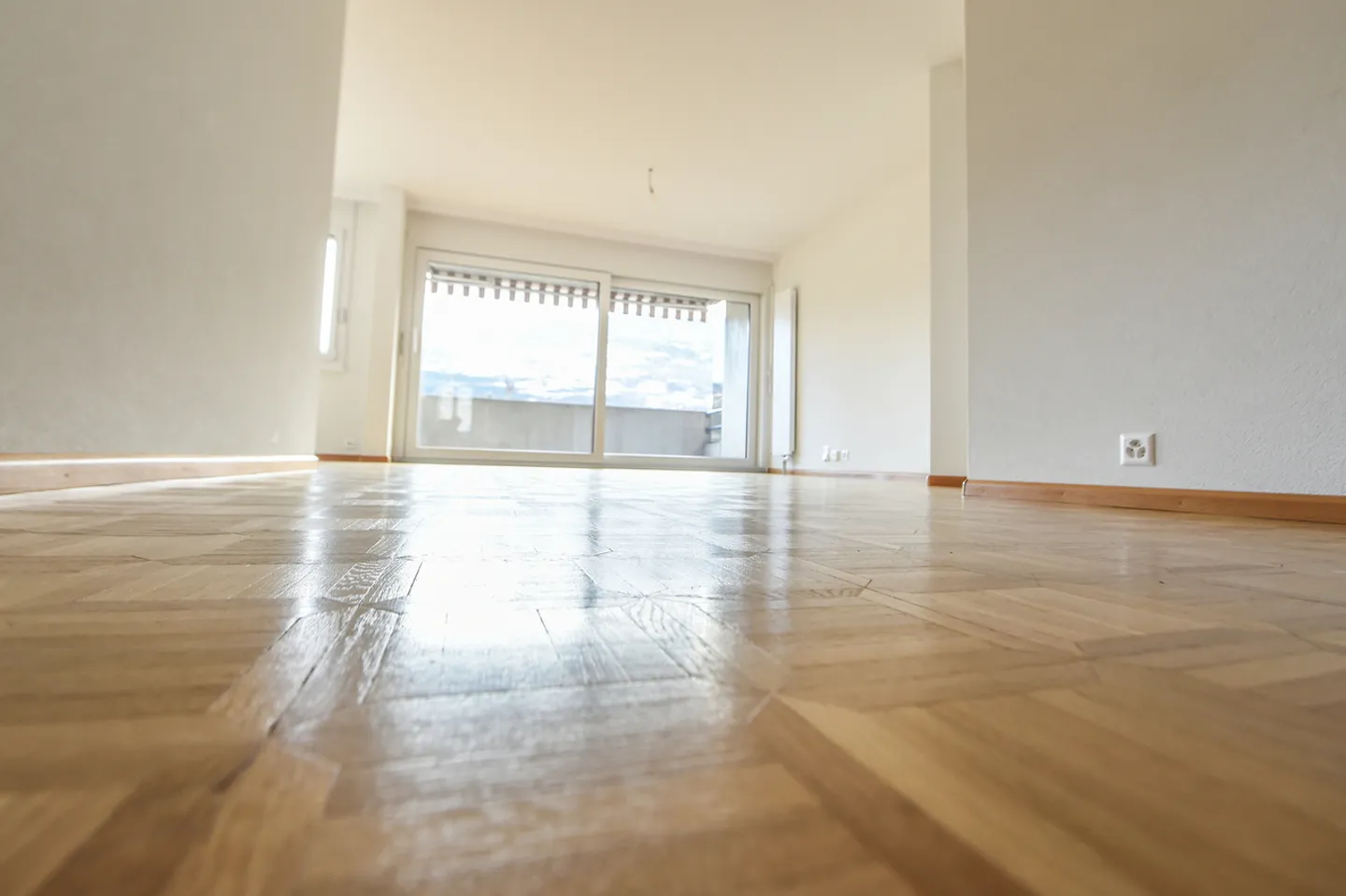 SION, 5 locali a 450 m. città vecchia
Vista libera e calma assoluta - Foto 3 di 19