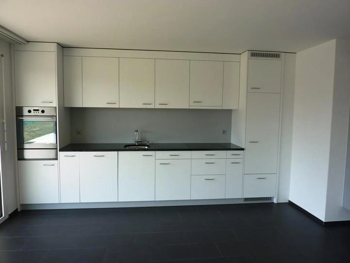 Modern 3.5-room apartment - Photo 1 of 9