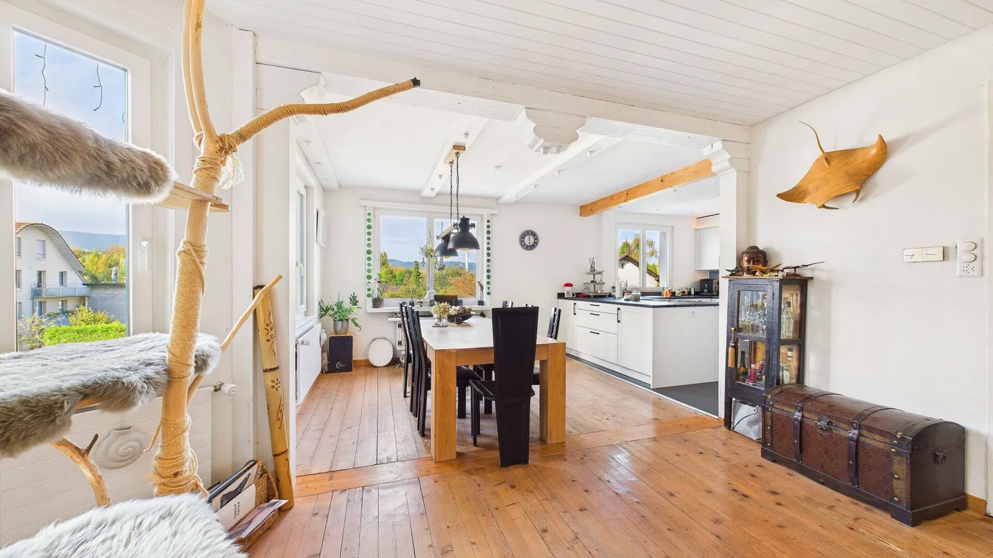 Charmantes Einfamilienhaus mit grossem Garten und vielseitig nutzbarer Einliegerwohnung - Foto 4 von 21