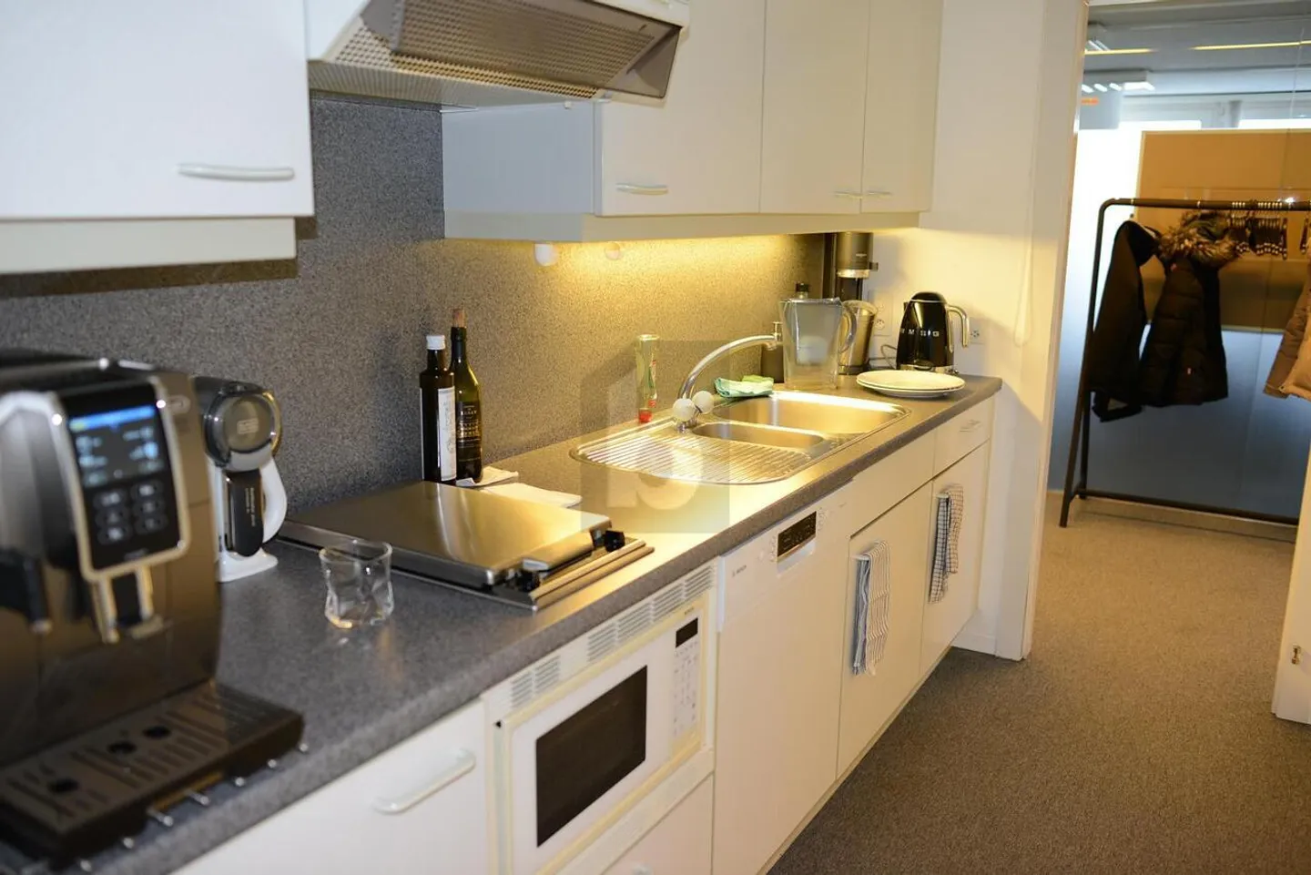 EFFECTIVE, FLEXIBLE AND IDEALLY LOCATED - Photo 4 of 5