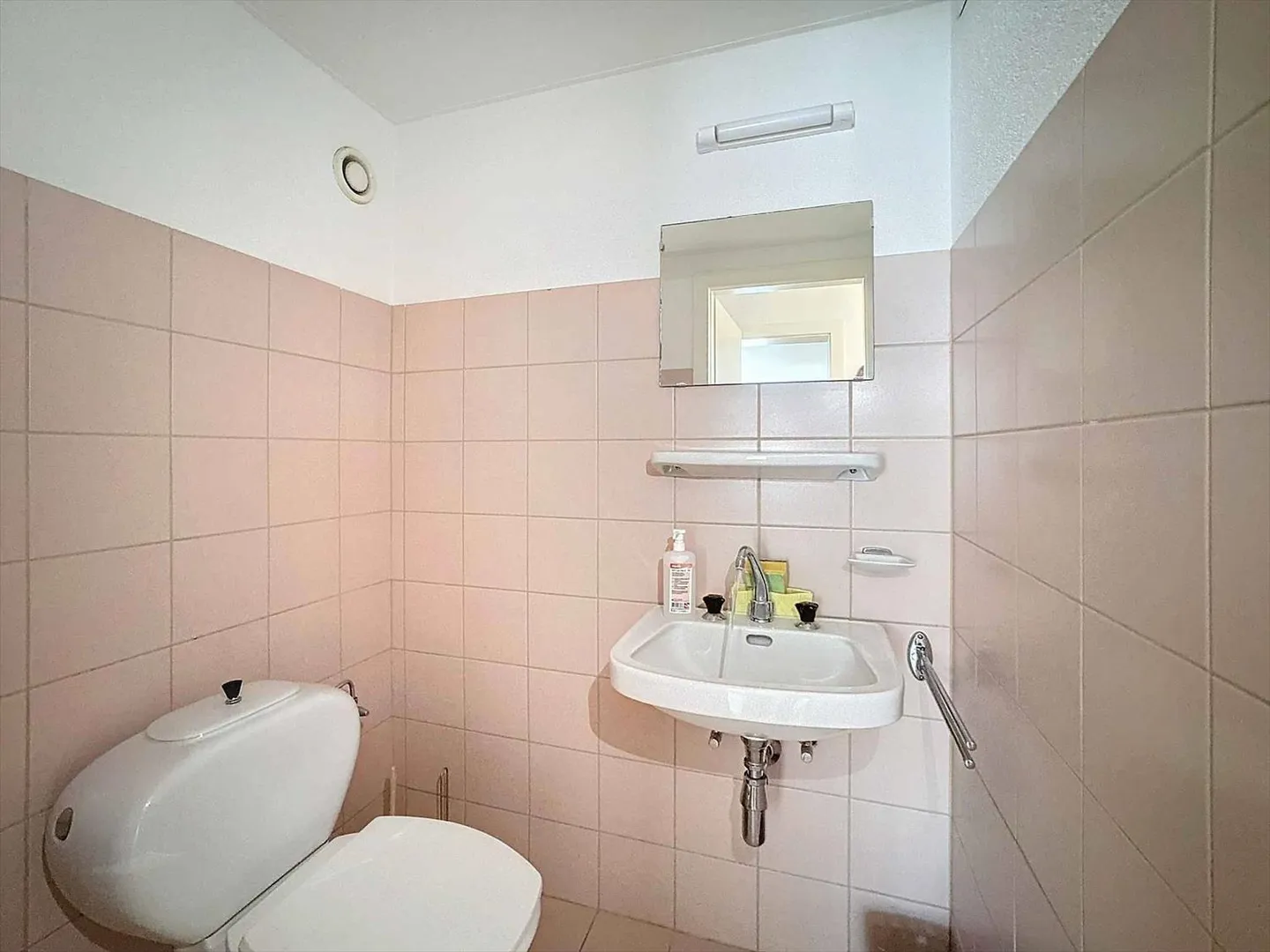 ESCLUSIVITÀ - APPARTAMENTO DI 3,5 LOCALI - Foto 10 di 12