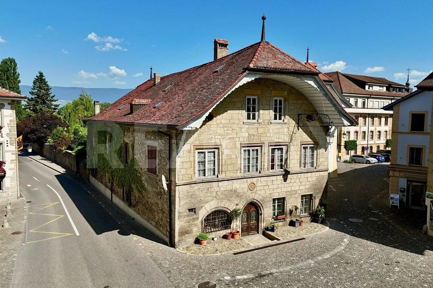 Maison de Pontherose – L’histoire continue avec vous - Photo 3 of 13