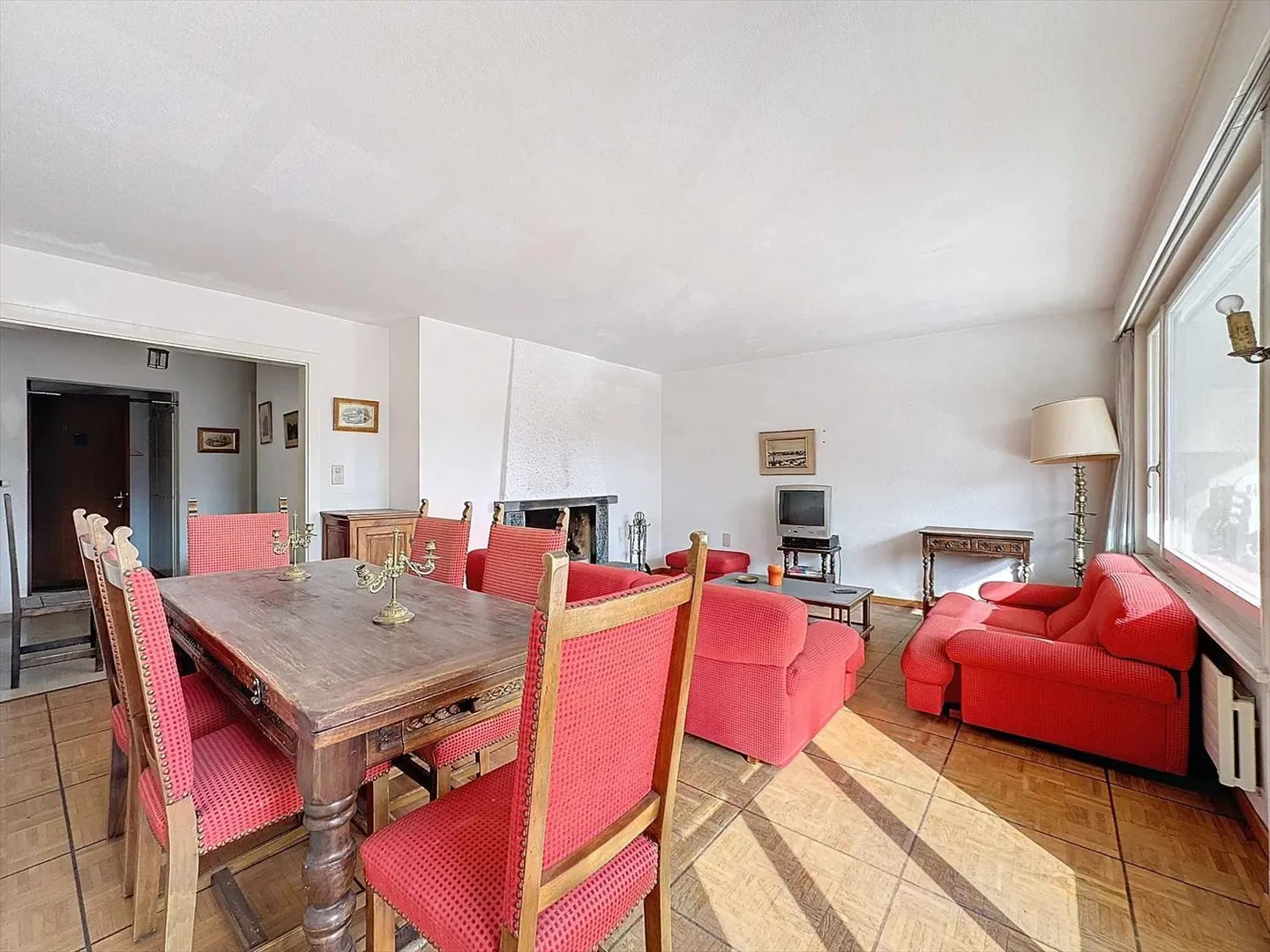 ESCLUSIVITÀ - APPARTAMENTO DI 3,5 LOCALI - Foto 4 di 12